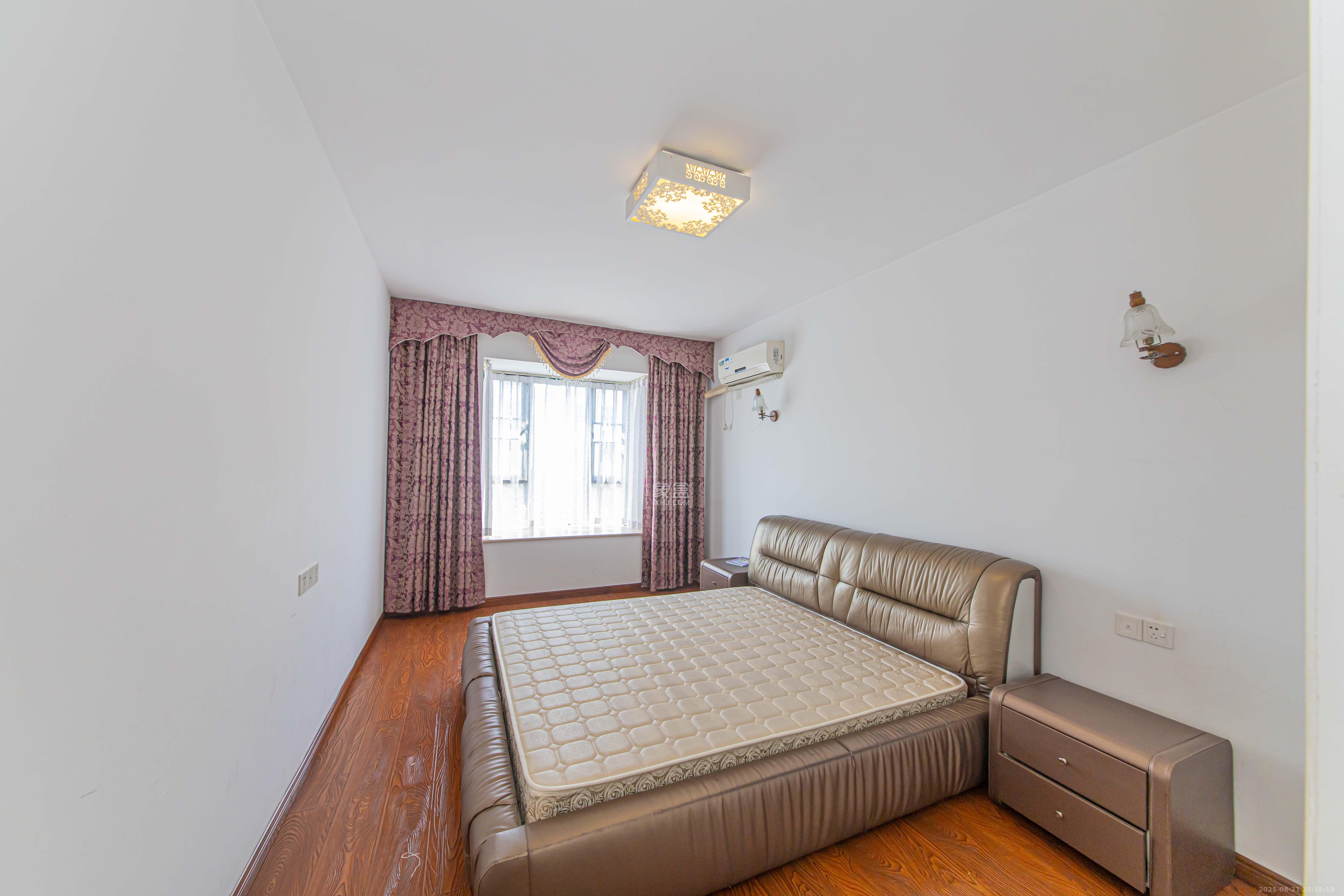 银桂苑 1室2厅2卫 160.0万 银桂苑 1室2厅2卫 160.0万卧室