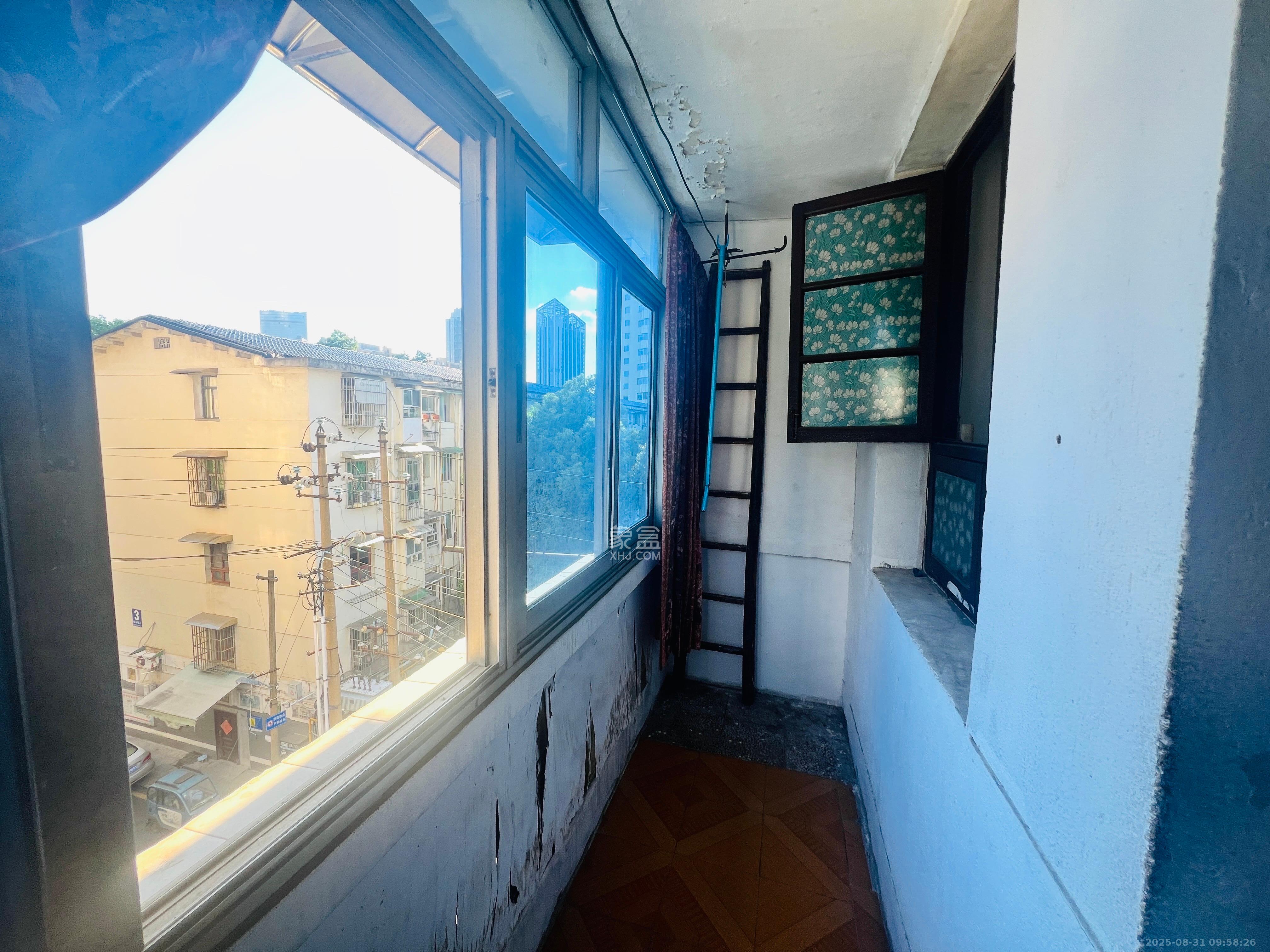 解放四村石子冲  2室1厅1卫    900.0元/月 解放四村石子冲  2室1厅1卫    900.0元/月室内图