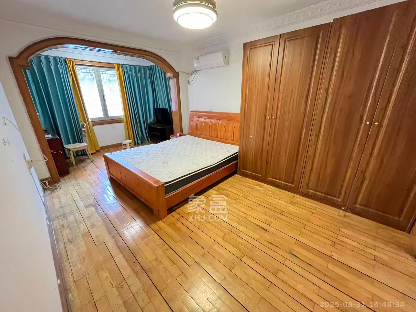 鸿园小区 3室2厅2卫 2100.0元/月 鸿园小区 3室2厅2卫 2100.0元/月室内图