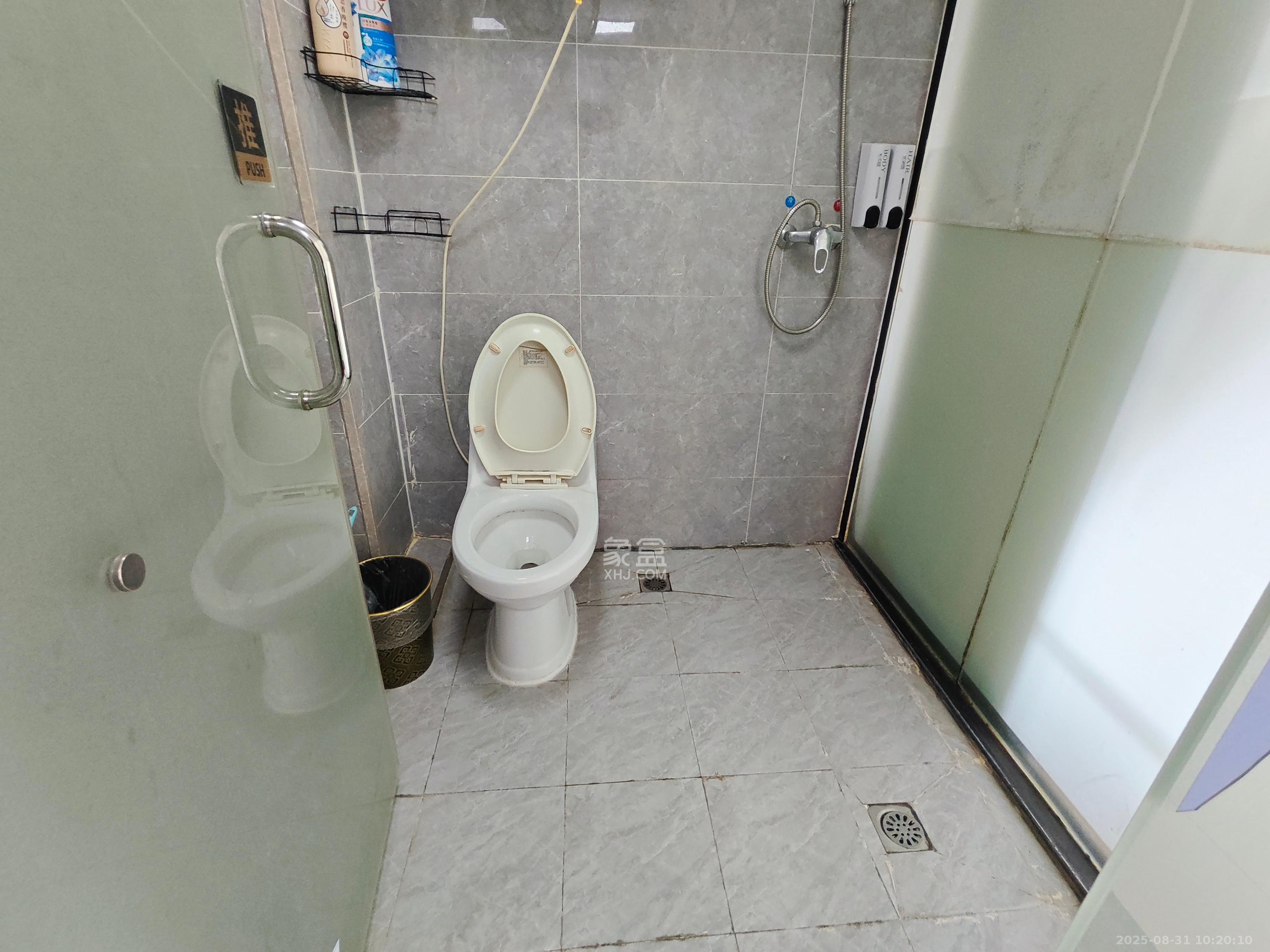 蚂蚁工房 1室1厅1卫 1600.0元/月 蚂蚁工房 1室1厅1卫 1600.0元/月室内图