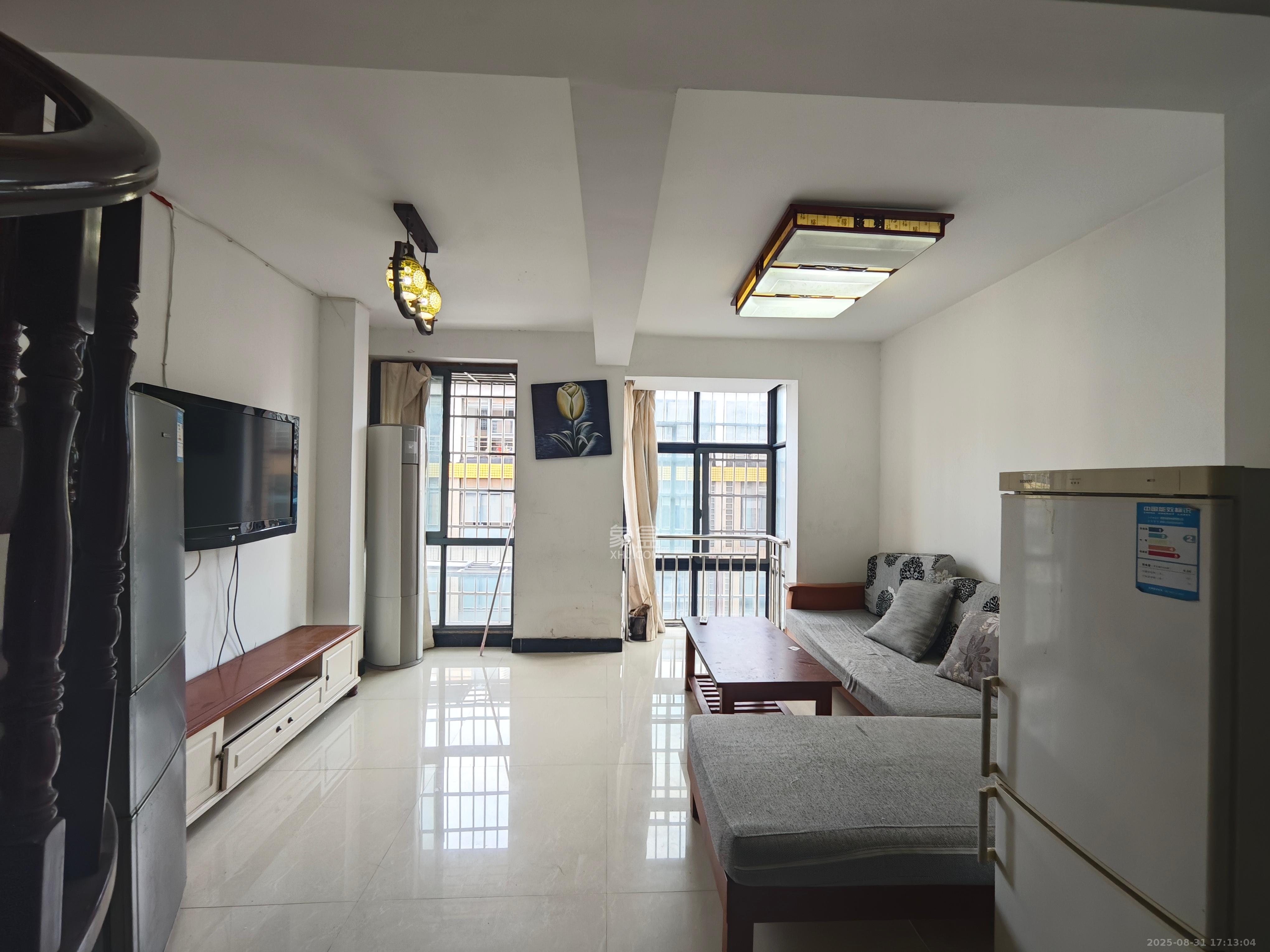 加加大街(华景苑) 3室2厅2卫 1800.0元/月 加加大街(华景苑) 3室2厅2卫 1800.0元/月室内图