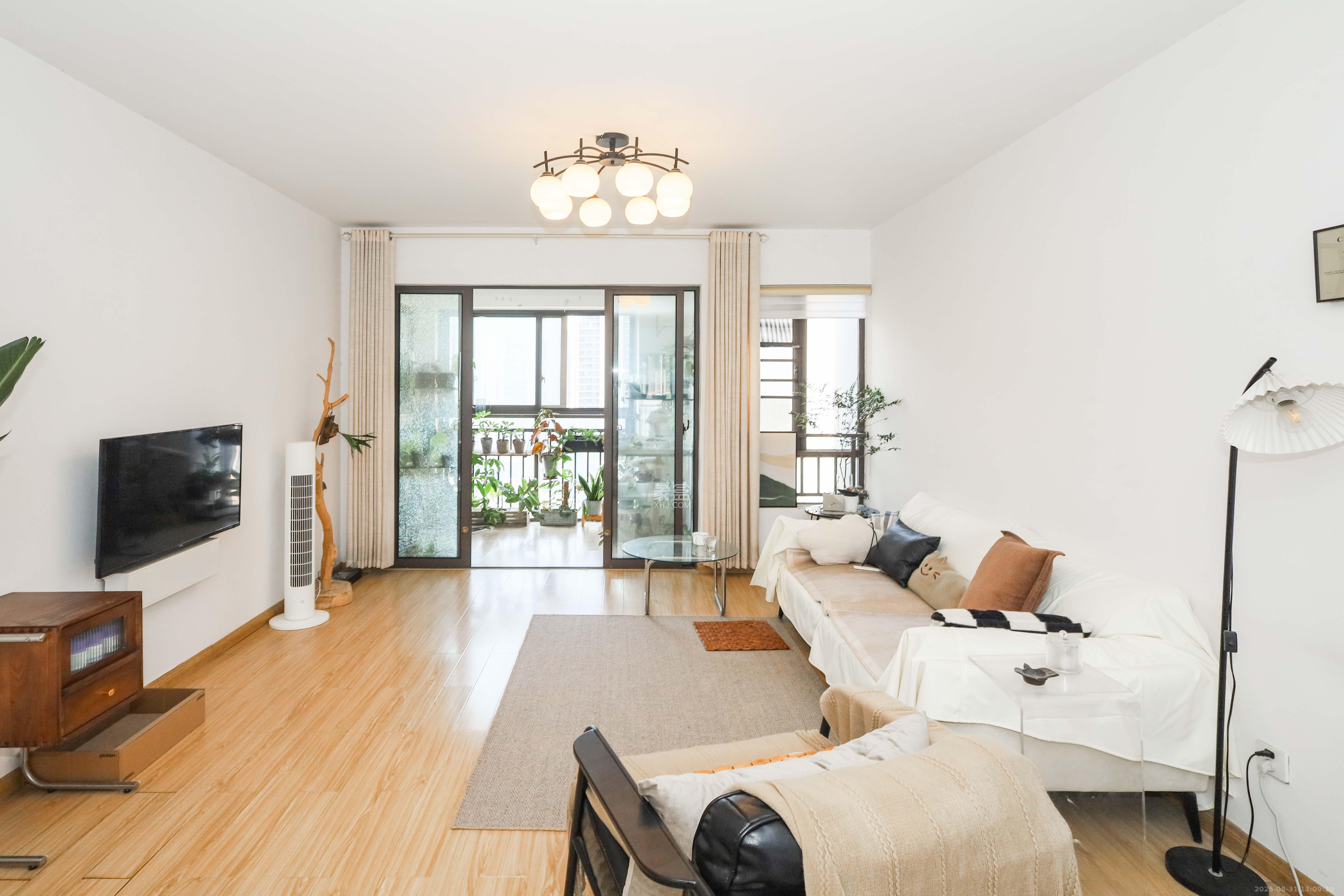 旭辉御府 3室2厅2卫 120.0万 旭辉御府 3室2厅2卫 120.0万客厅