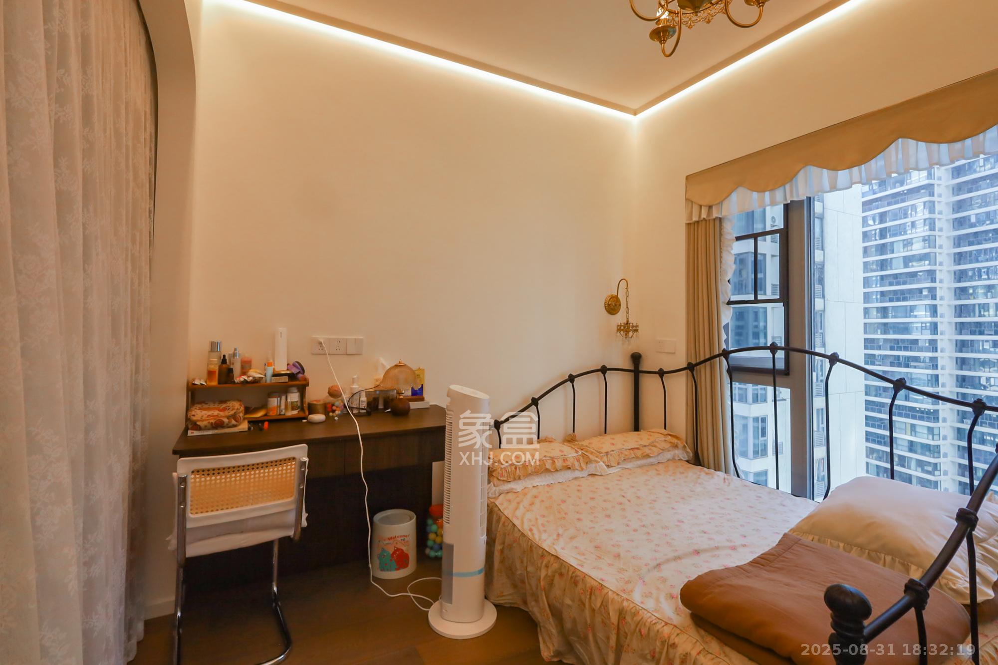 保利天禧C区  4室2厅4卫    650.0万 保利天禧C区  4室2厅4卫    650.0万卧室