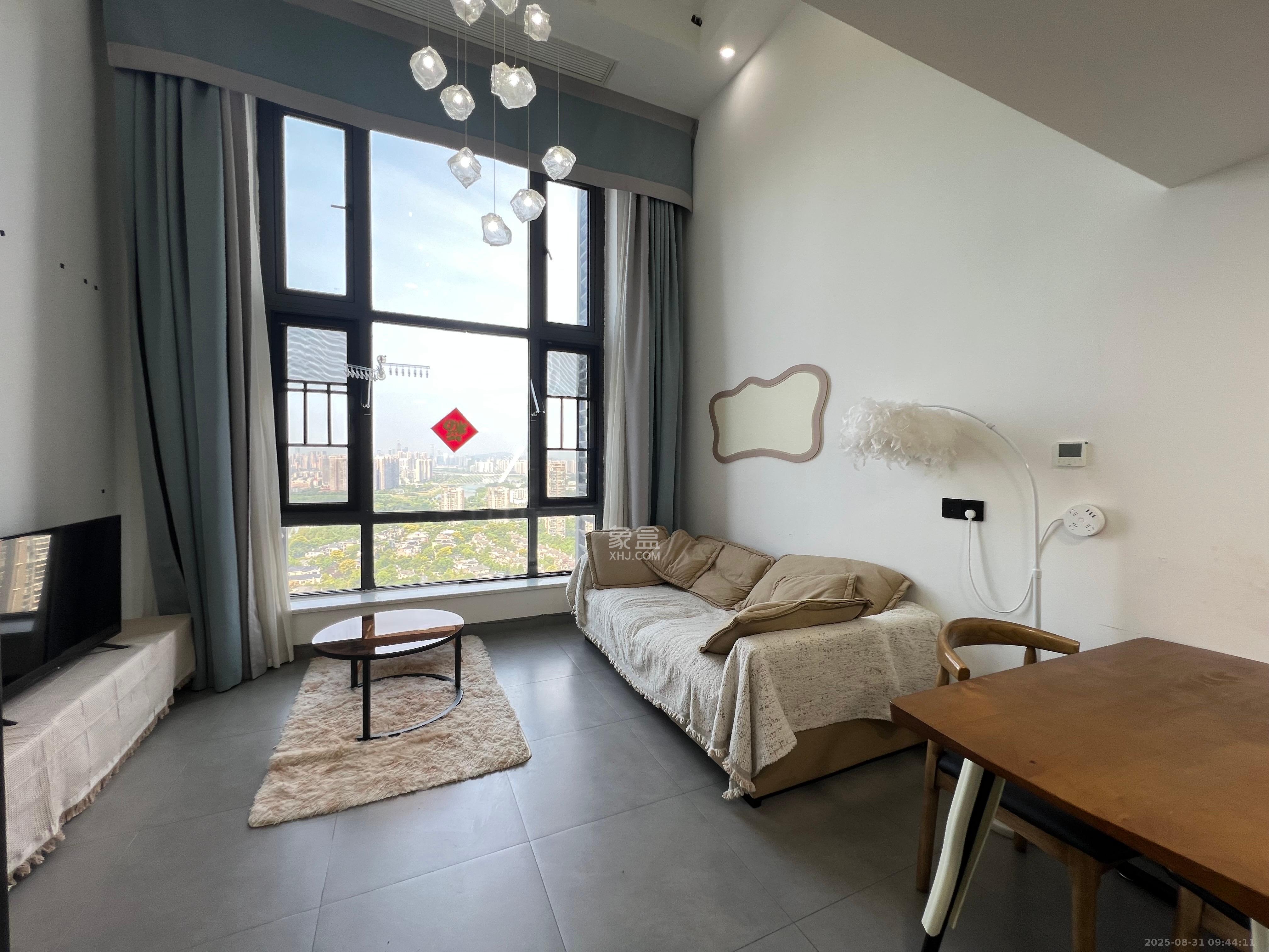 藏珑湖上公馆  1室1厅1卫    2700.0元/月室内图