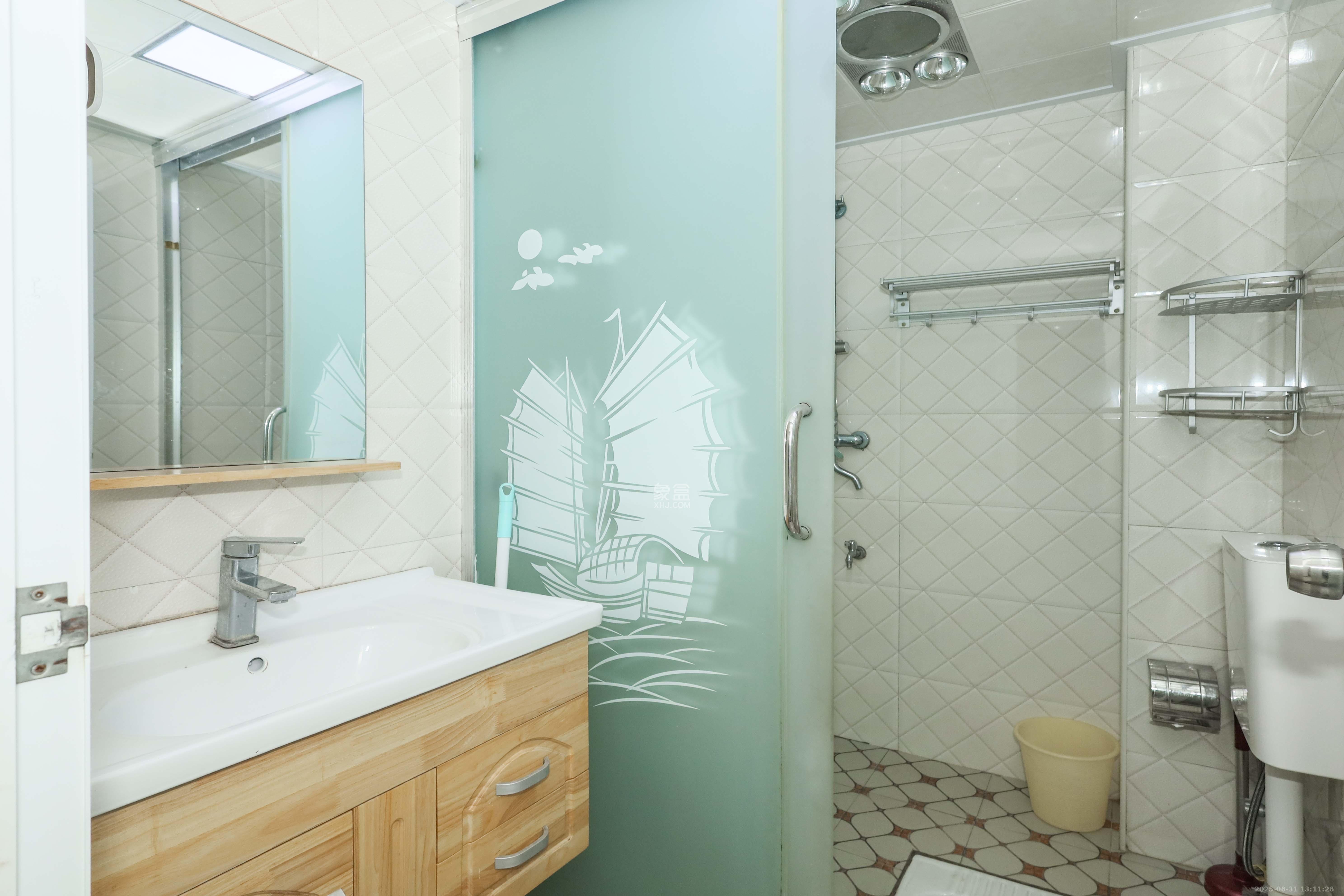 保利麓谷林语C区  3室2厅1卫    89.8万 保利麓谷林语C区  3室2厅1卫    89.8万卫生间