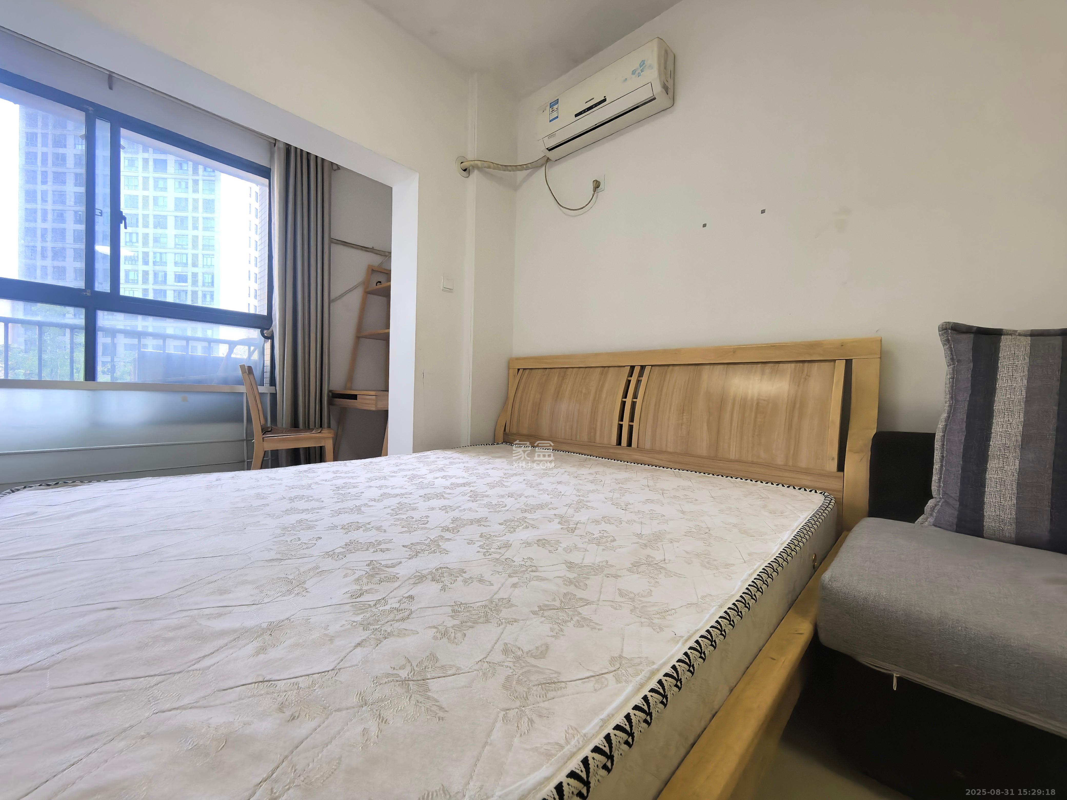 保利麓谷林语I区  1室1厅1卫   1500.00元/月室内图