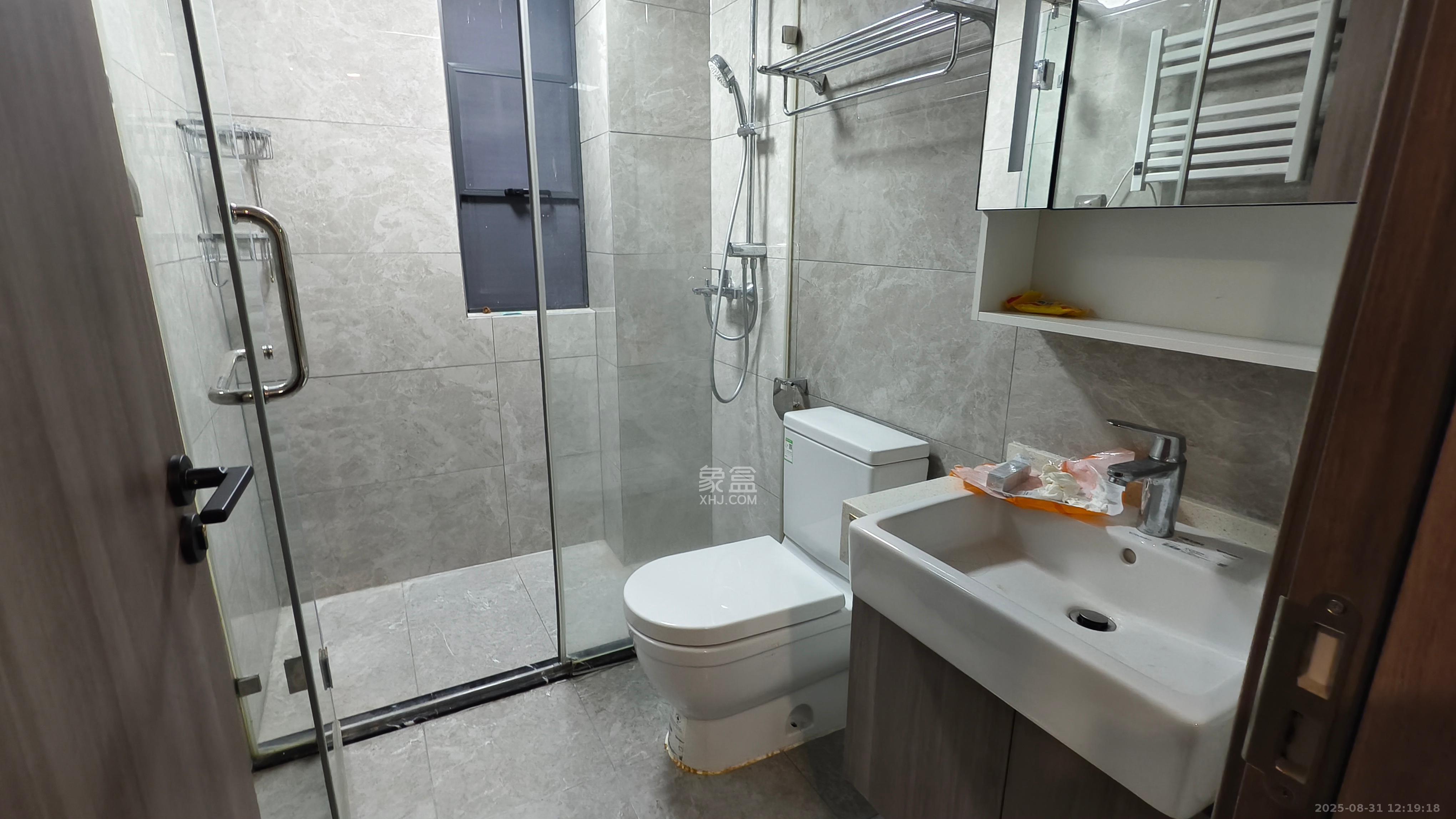 梦想枫林湾  3室2厅2卫    3200.0元/月 梦想枫林湾  3室2厅2卫    3200.0元/月室内图