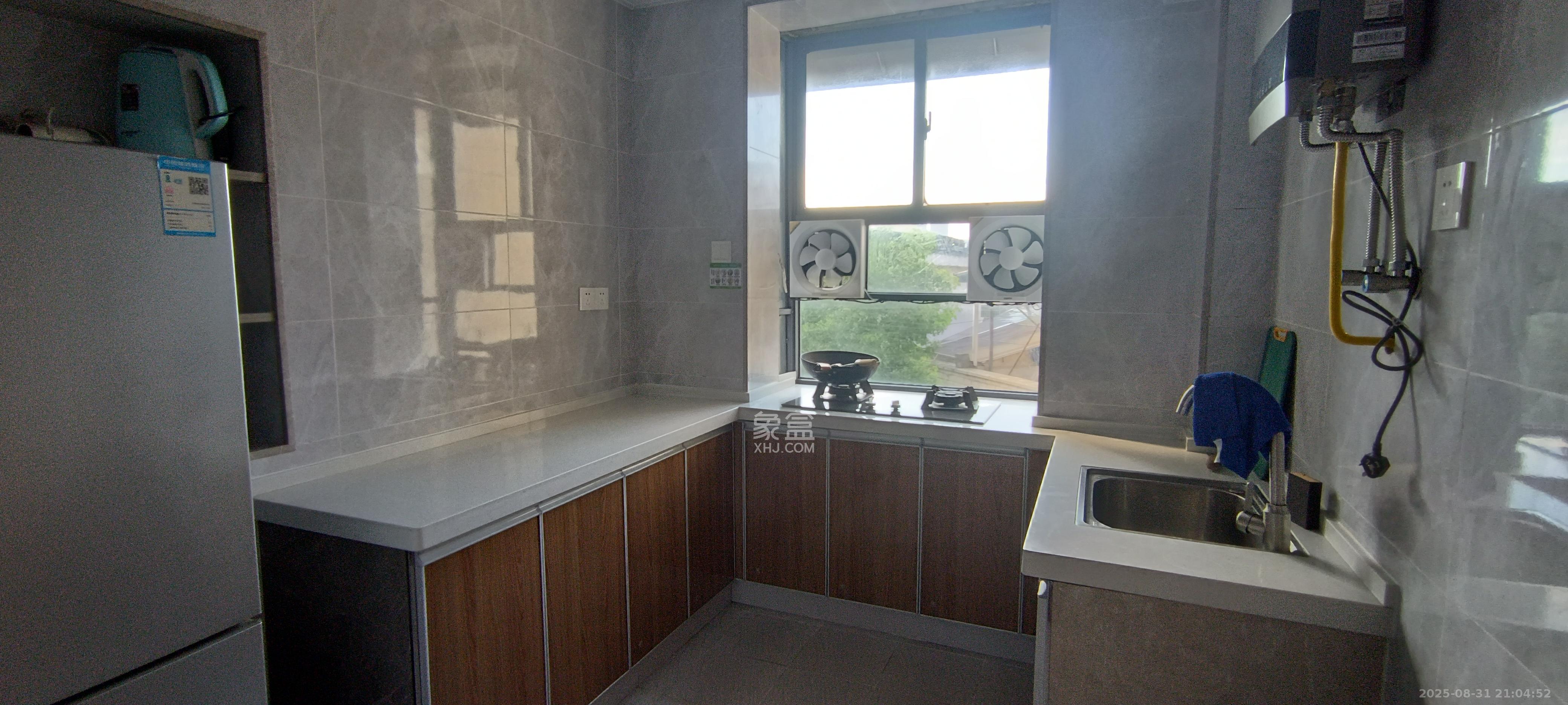 天心游路散盘 3室2厅1卫 1900.0元/月 天心游路散盘 3室2厅1卫 1900.0元/月室内图