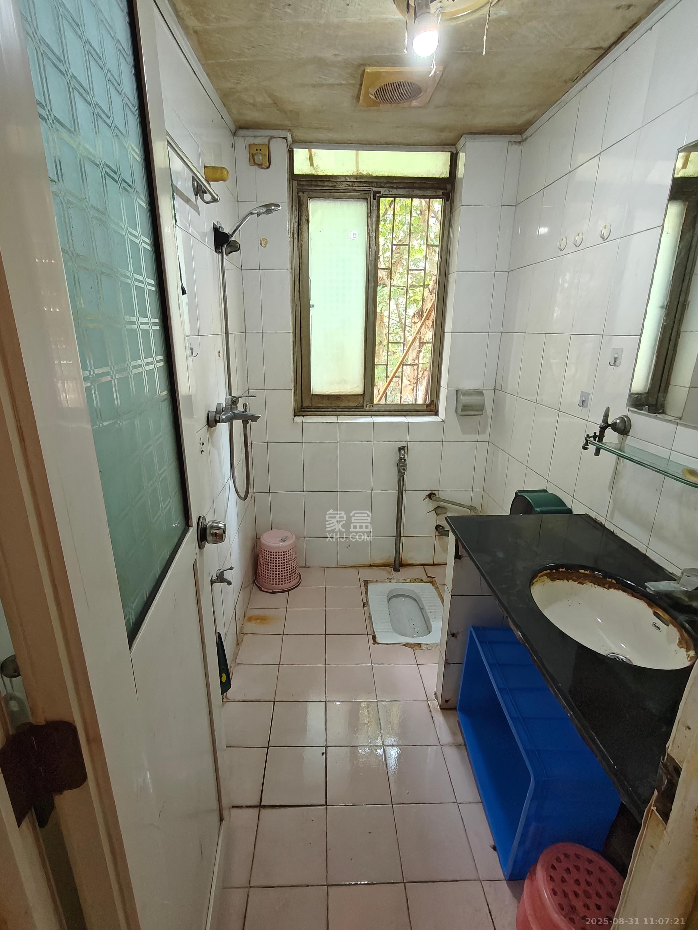 省政府机关梓园住宅区 3室2厅2卫 2300.0元/月 省政府机关梓园住宅区 3室2厅2卫 2300.0元/月室内图