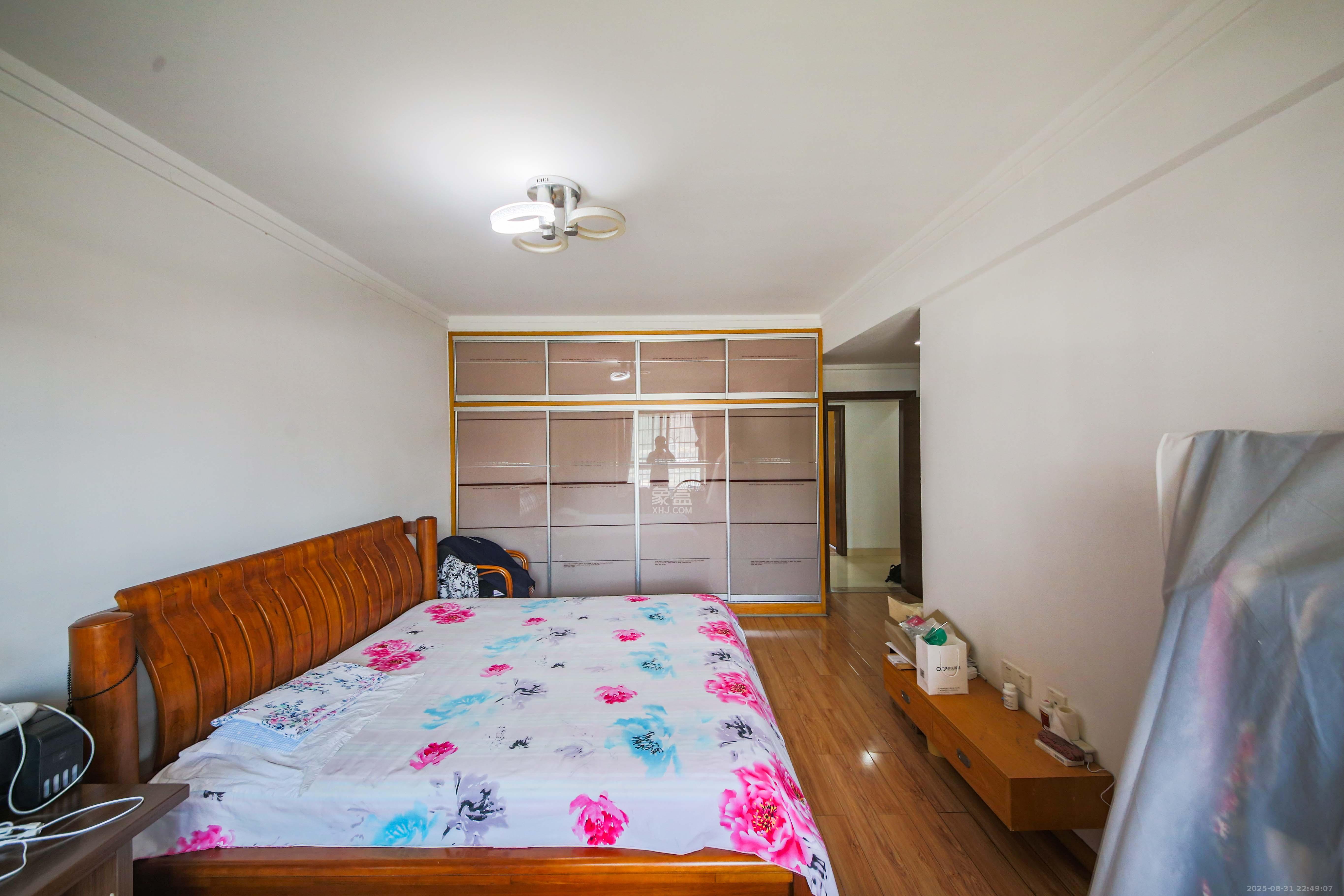 申奥美域  3室2厅2卫    110.0万卧室