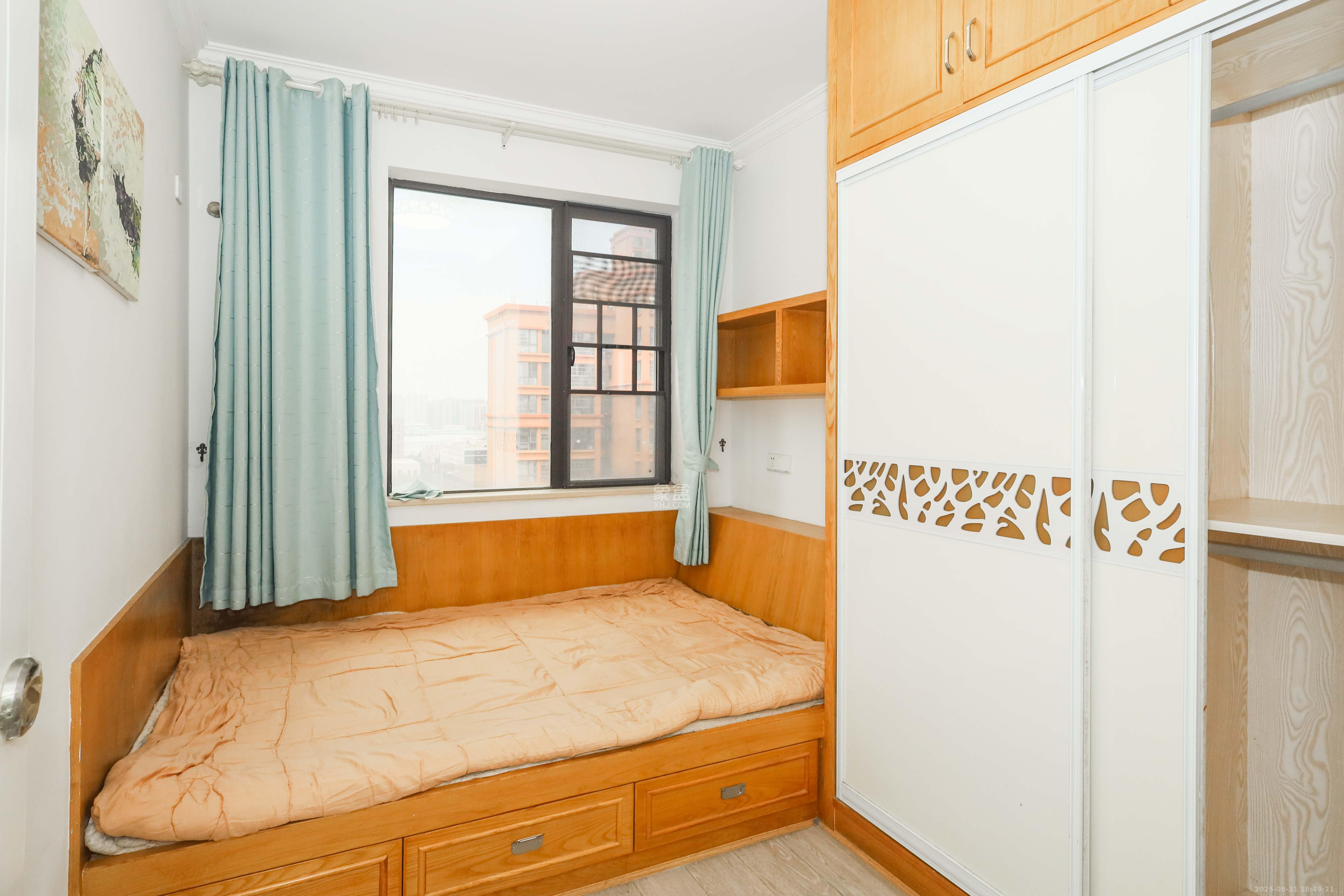 麓谷星辰  2室1厅1卫    72.0万 麓谷星辰  2室1厅1卫    72.0万卧室