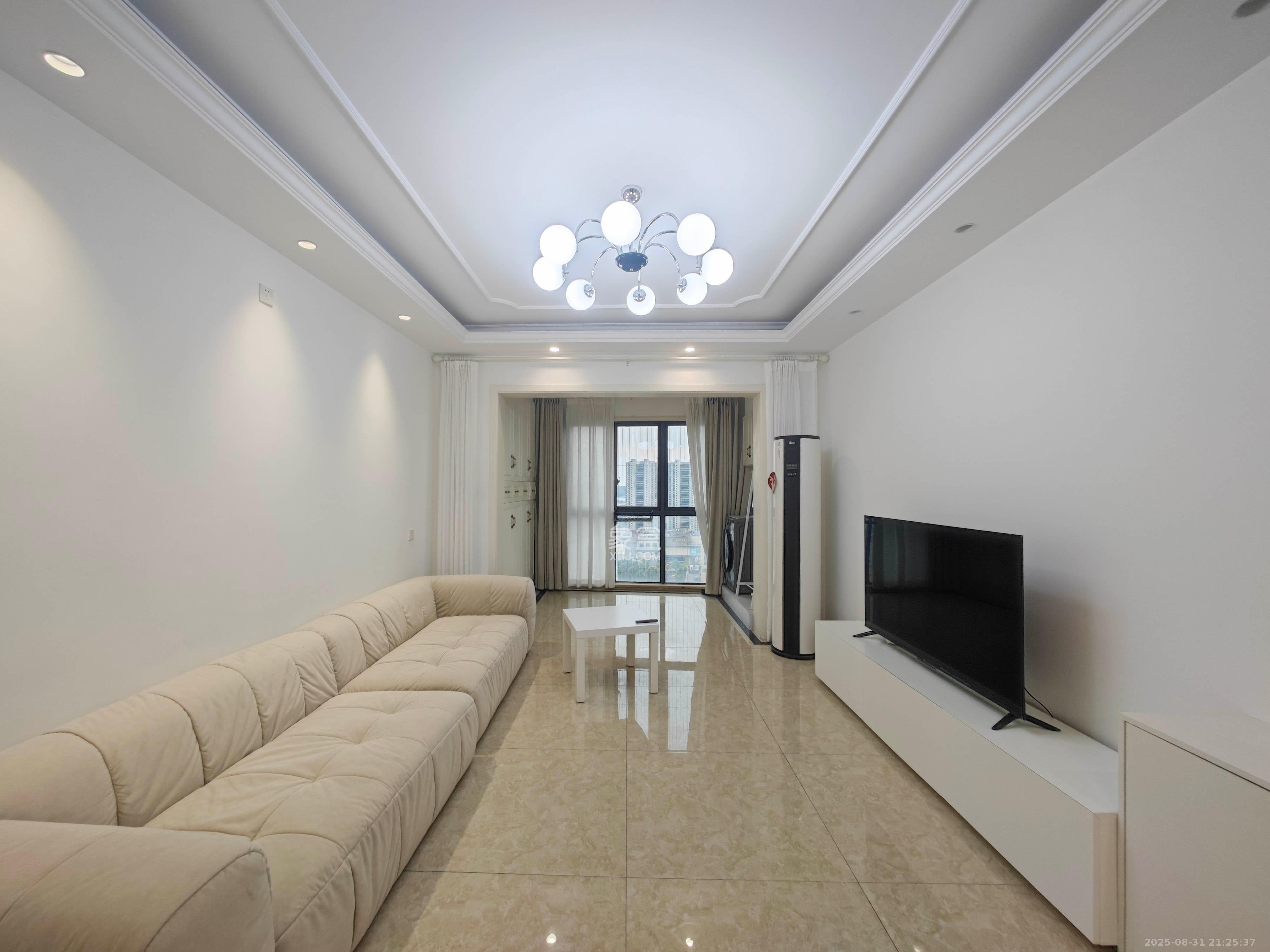 富春山  3室2厅1卫    76.8万 富春山  3室2厅1卫    76.8万客厅