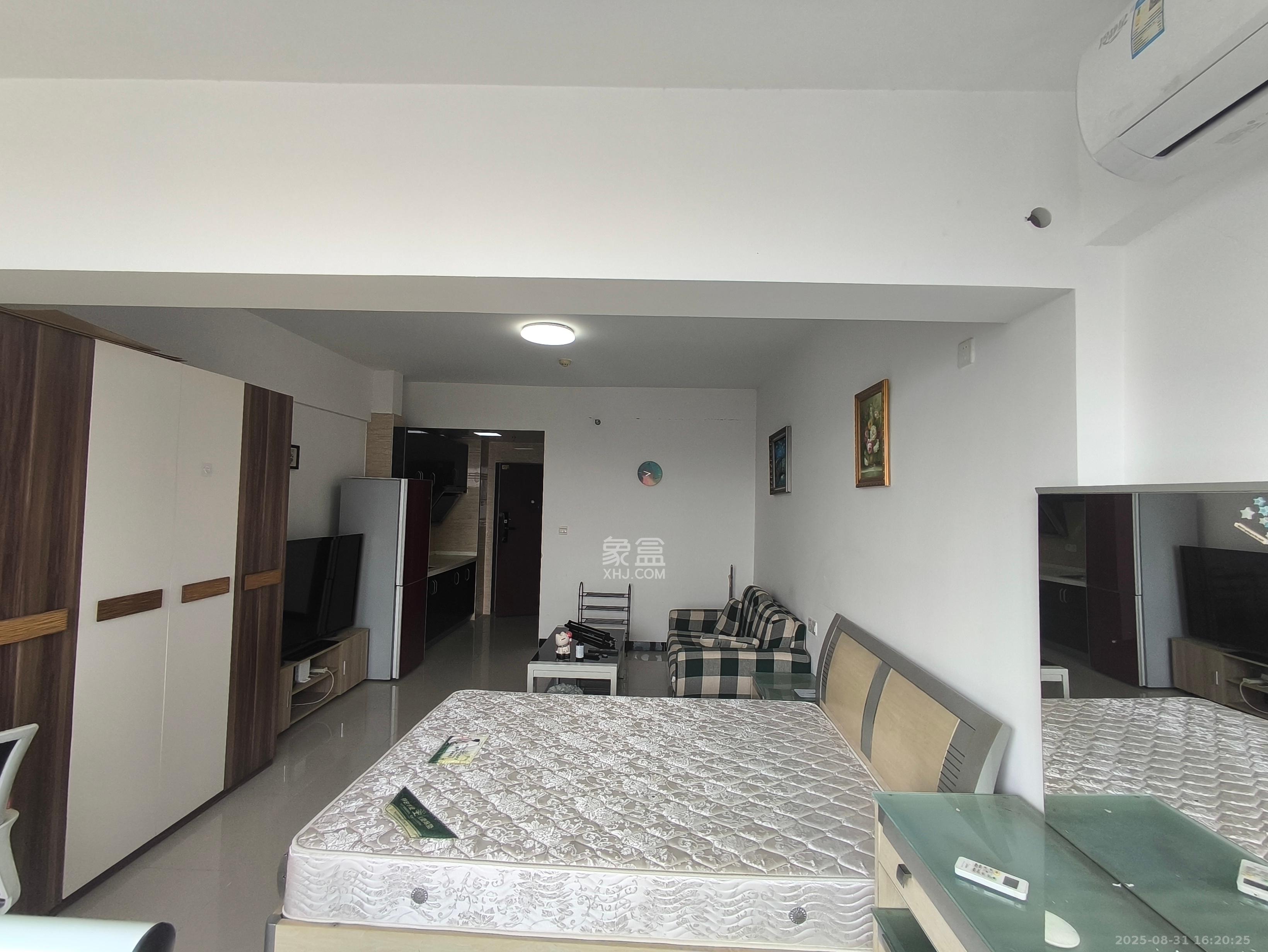 观园国际公寓  1室1厅1卫    1700.0元/月室内图