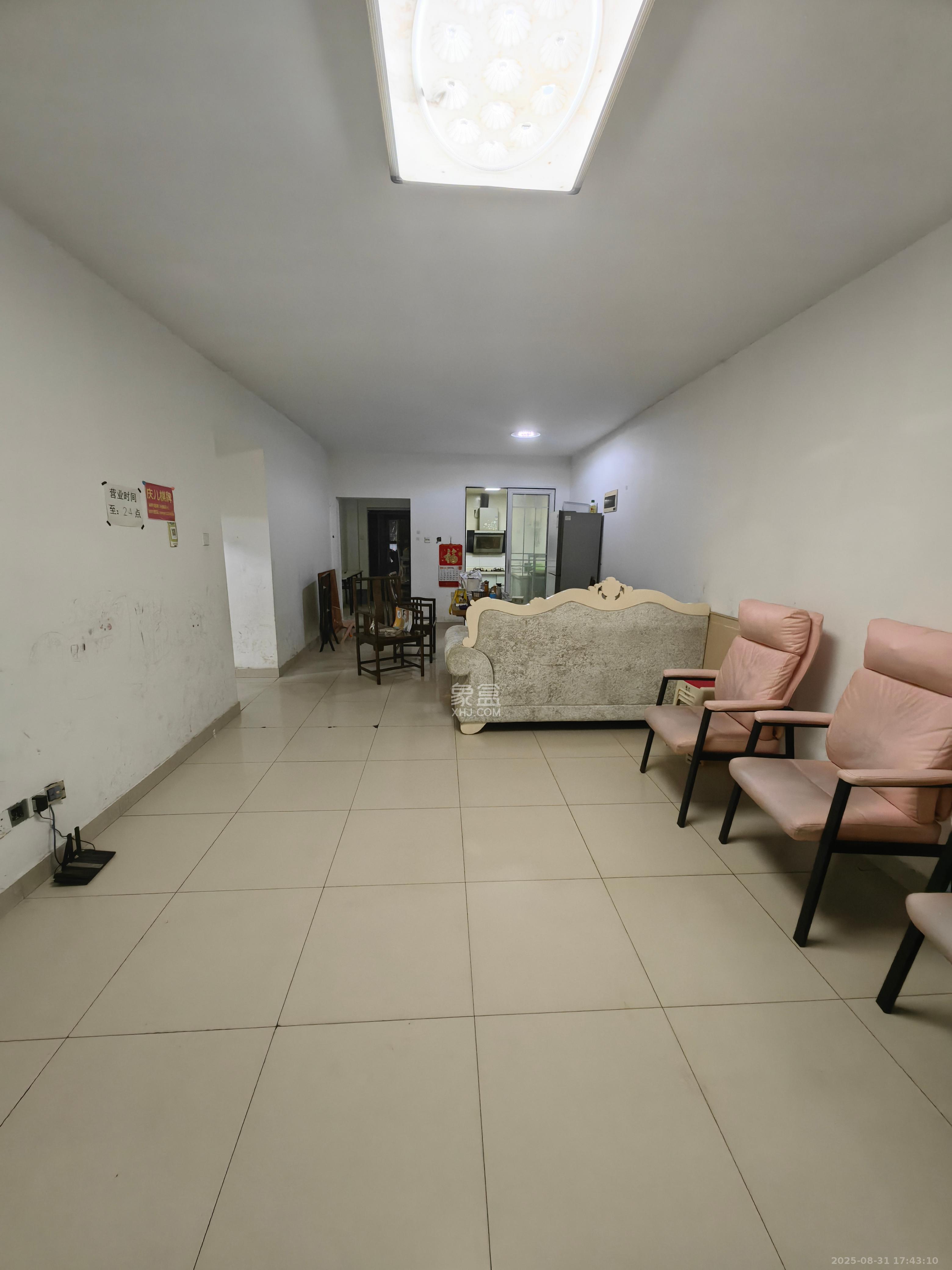 中建芙蓉嘉苑  3室2厅1卫    2300.0元/月 中建芙蓉嘉苑  3室2厅1卫    2300.0元/月室内图