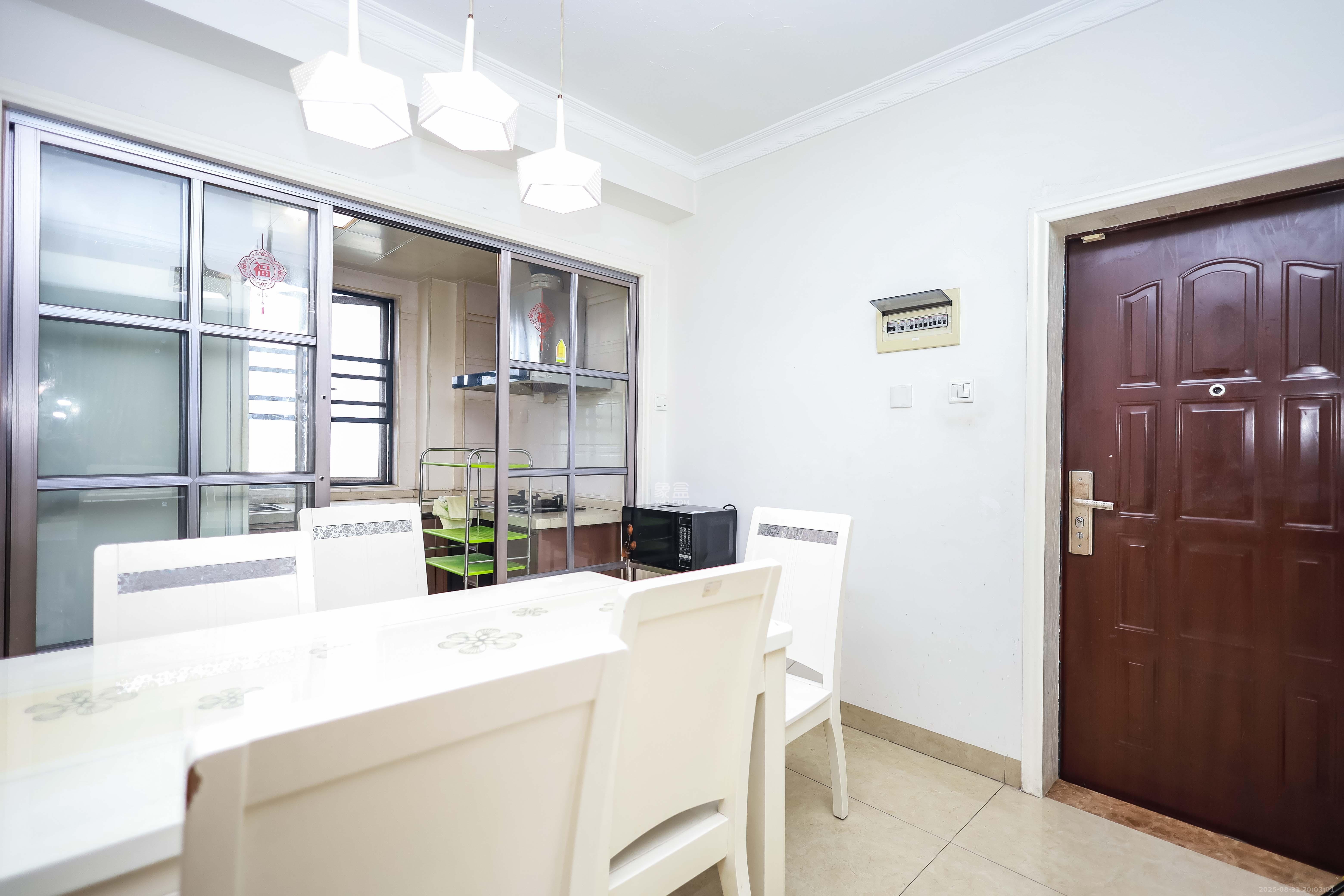 西城龙庭  3室2厅2卫    109.0万 西城龙庭  3室2厅2卫    109.0万客厅