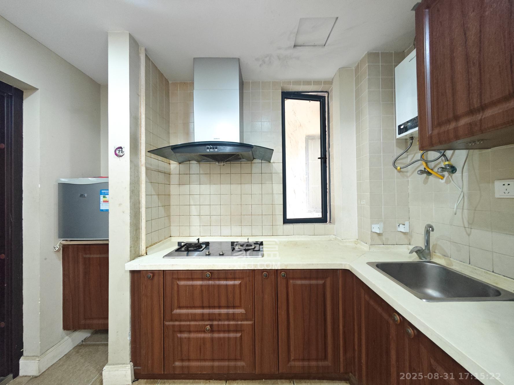 保利城（中航城国际社区、郡原美村）  1室1厅1卫    36.0万其他