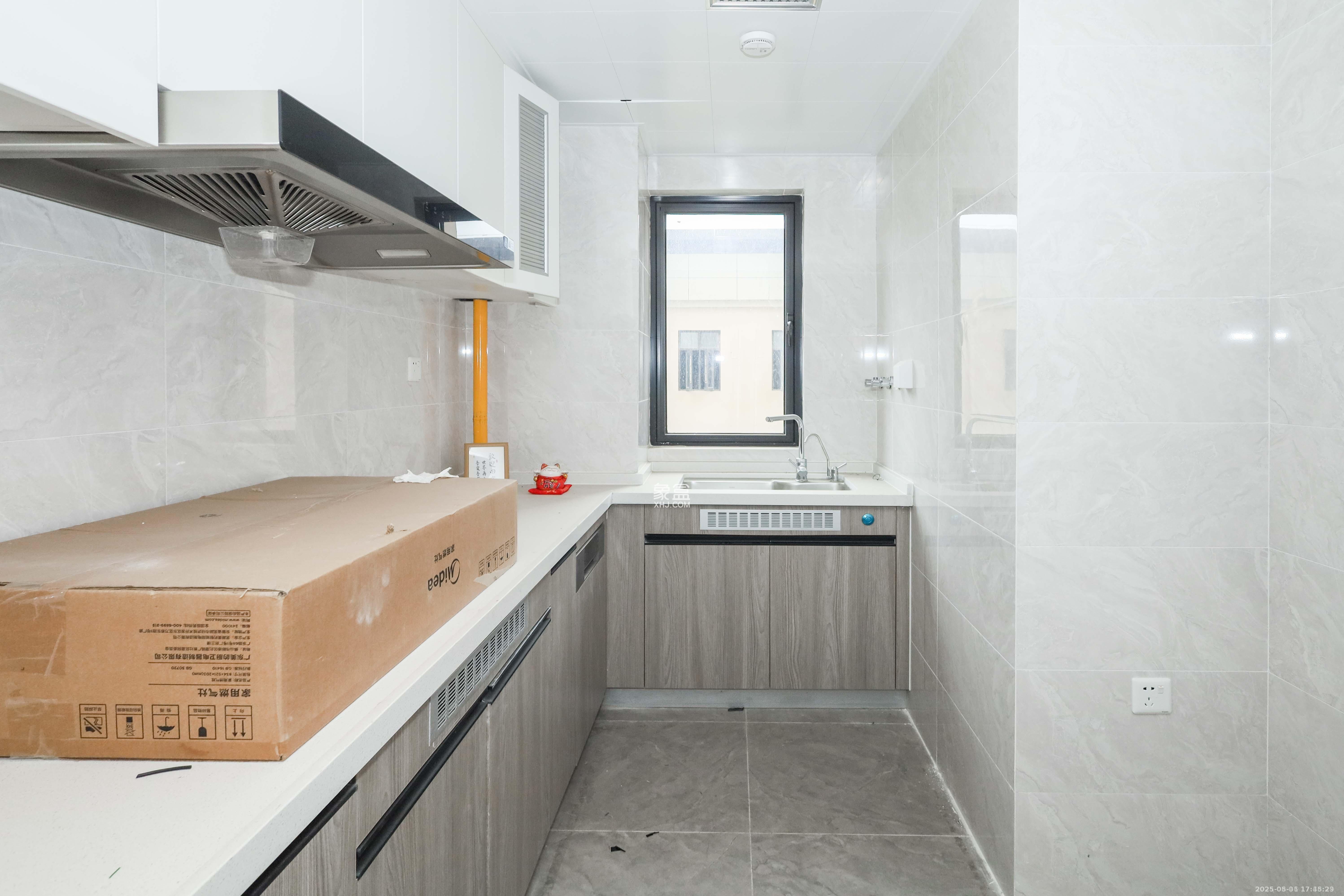 越秀亲爱里  4室2厅2卫    3200.0元/月室内图