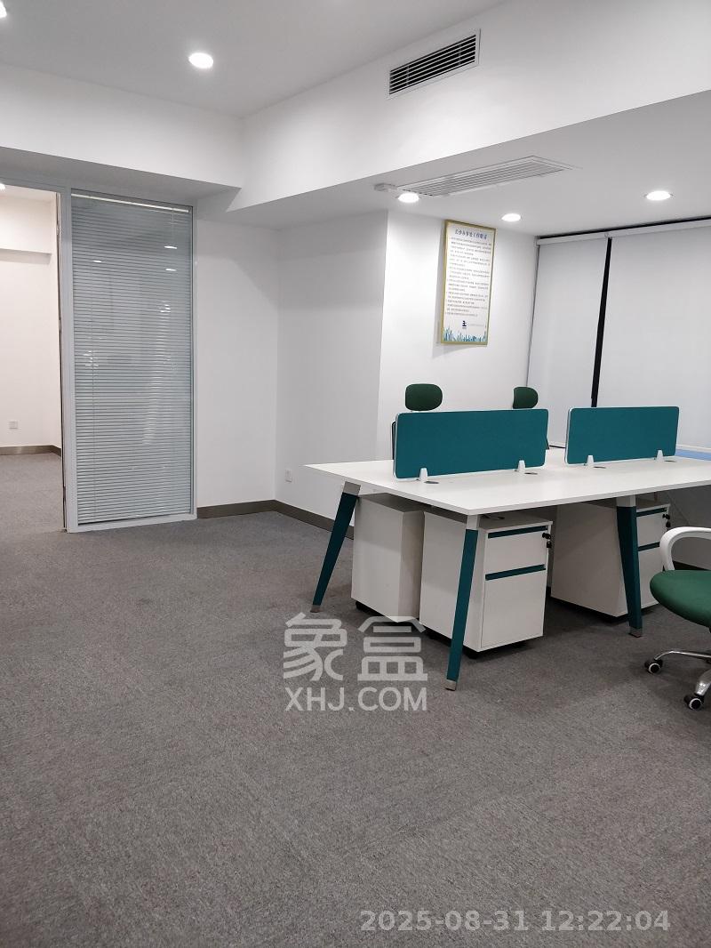 当代滨江MOMA  1室1厅1卫    1800.0元/月 当代滨江MOMA  1室1厅1卫    1800.0元/月室内图