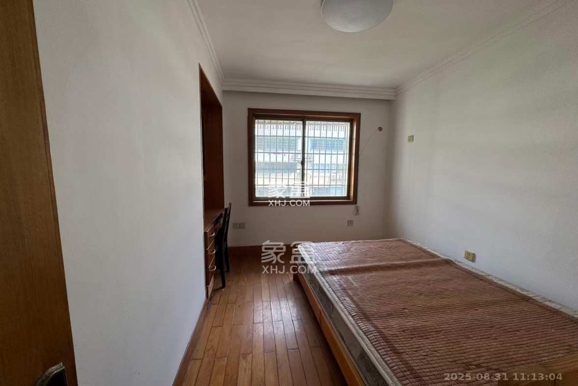 南明苑西区  4室2厅2卫    2600.0元/月 南明苑西区  4室2厅2卫    2600.0元/月室内图