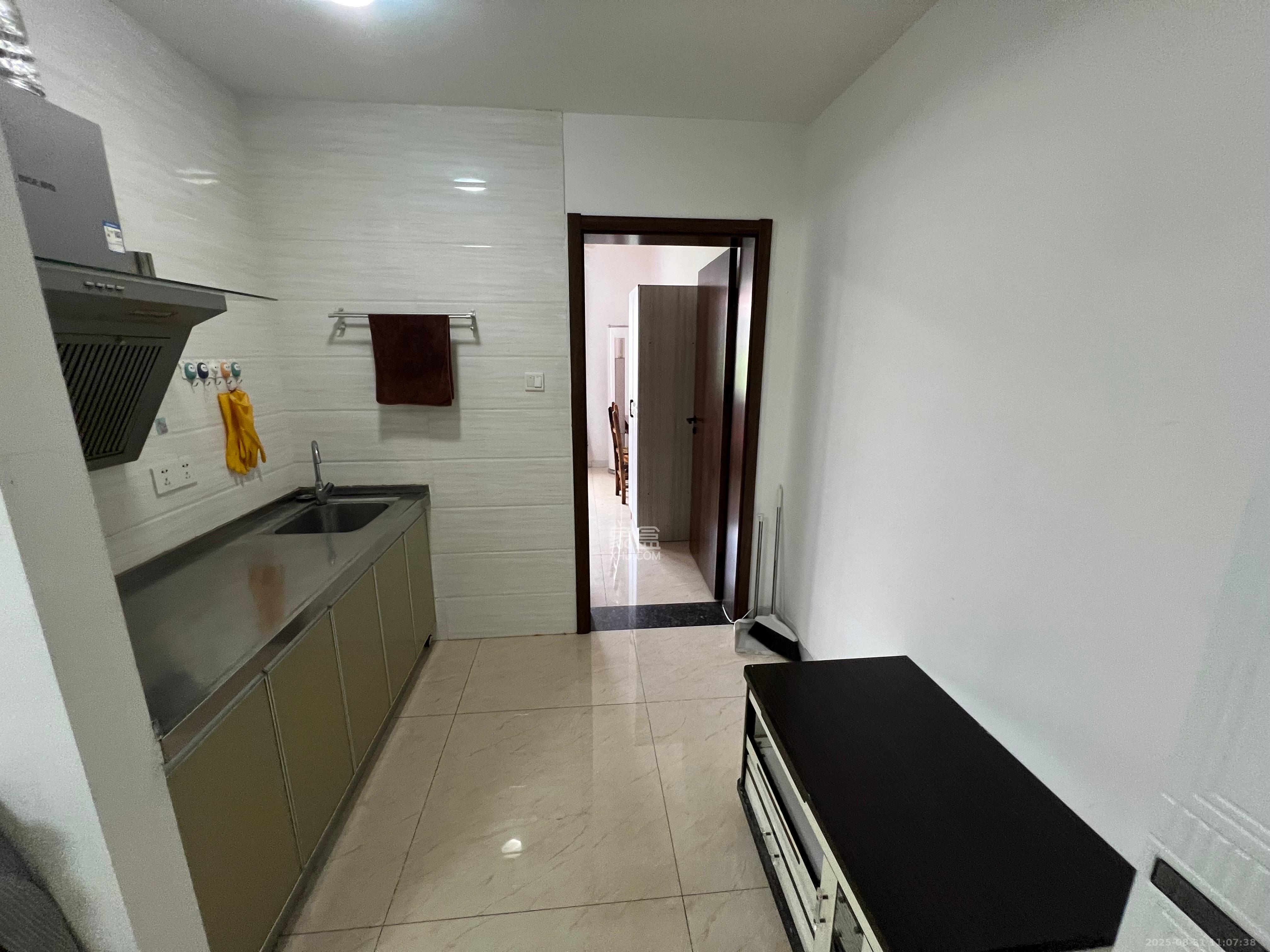 岳北社区  1室1厅1卫    1600.0元/月 岳北社区  1室1厅1卫    1600.0元/月室内图