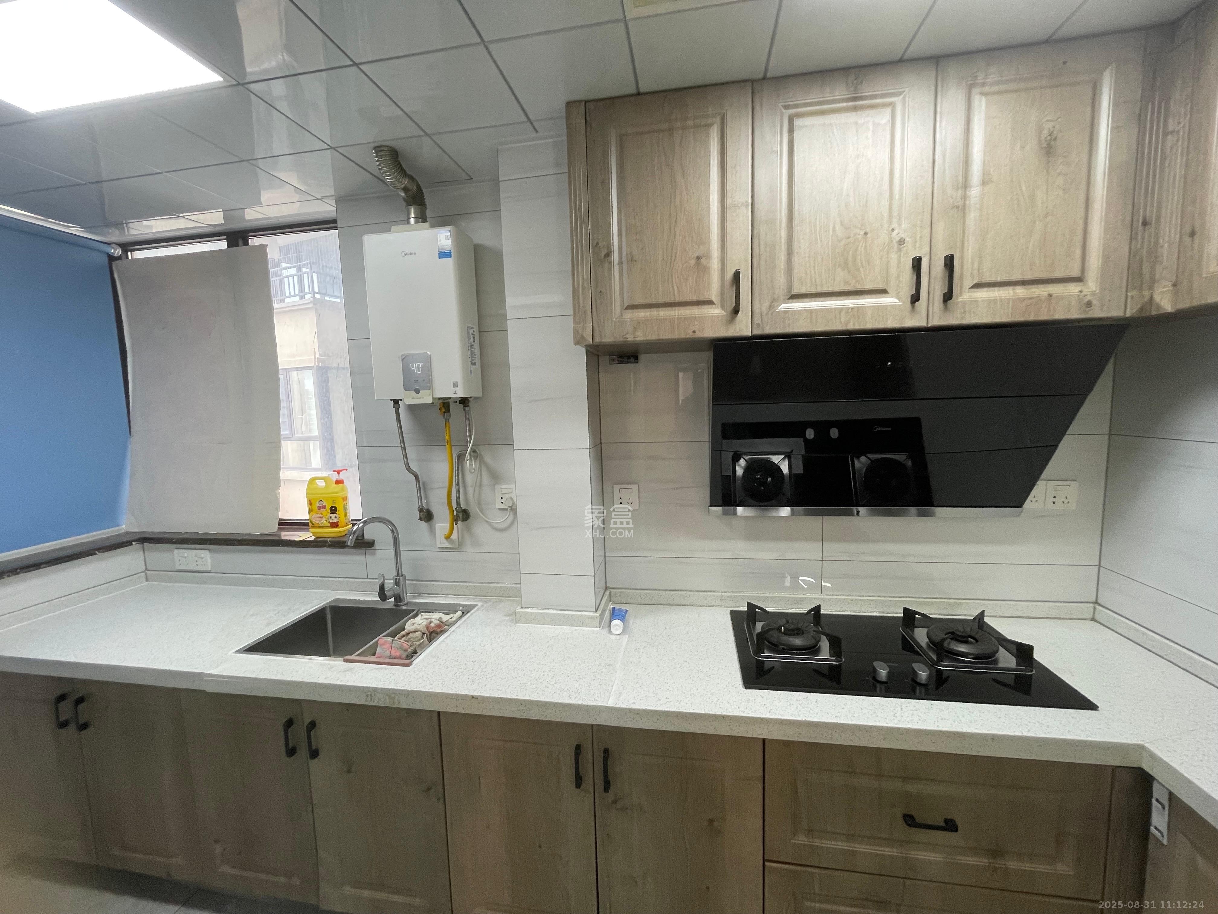 山语城三期  3室2厅1卫    2300.0元/月 山语城三期  3室2厅1卫    2300.0元/月室内图