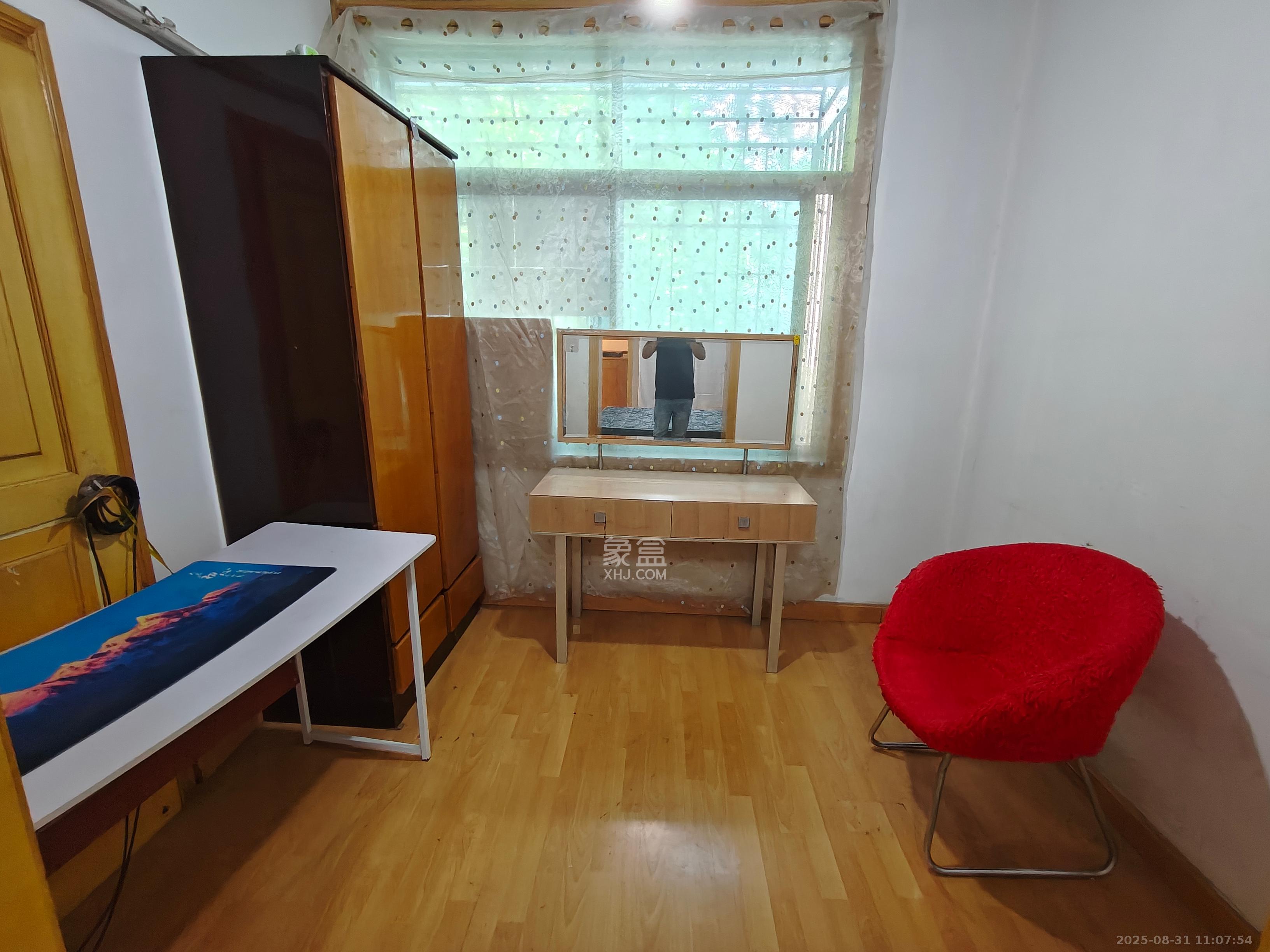 省政府机关梓园住宅区 3室2厅2卫 2300.0元/月 省政府机关梓园住宅区 3室2厅2卫 2300.0元/月室内图