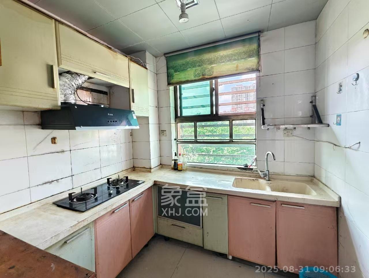 汇龙公寓  3室2厅1卫    1600.0元/月 汇龙公寓  3室2厅1卫    1600.0元/月室内图