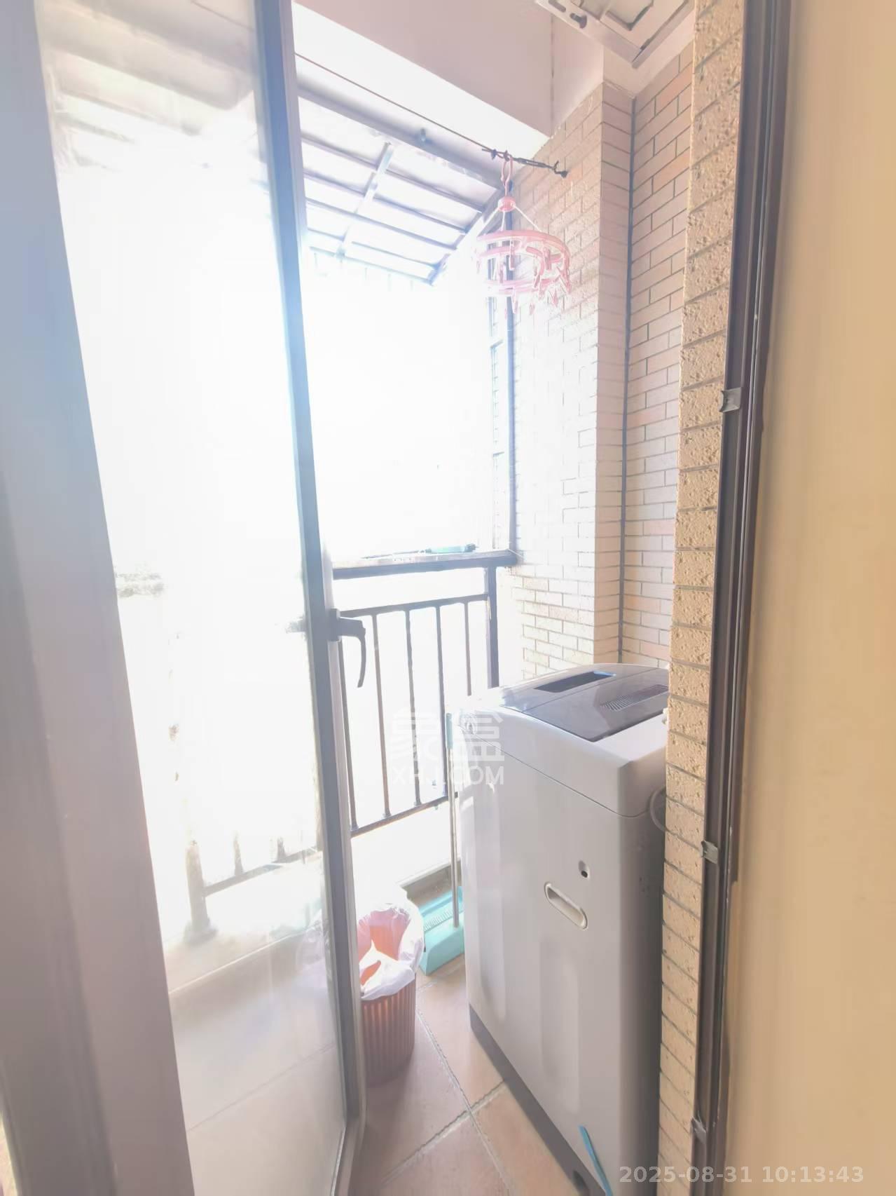 水岸世景  1室1厅1卫    1200.0元/月室内图