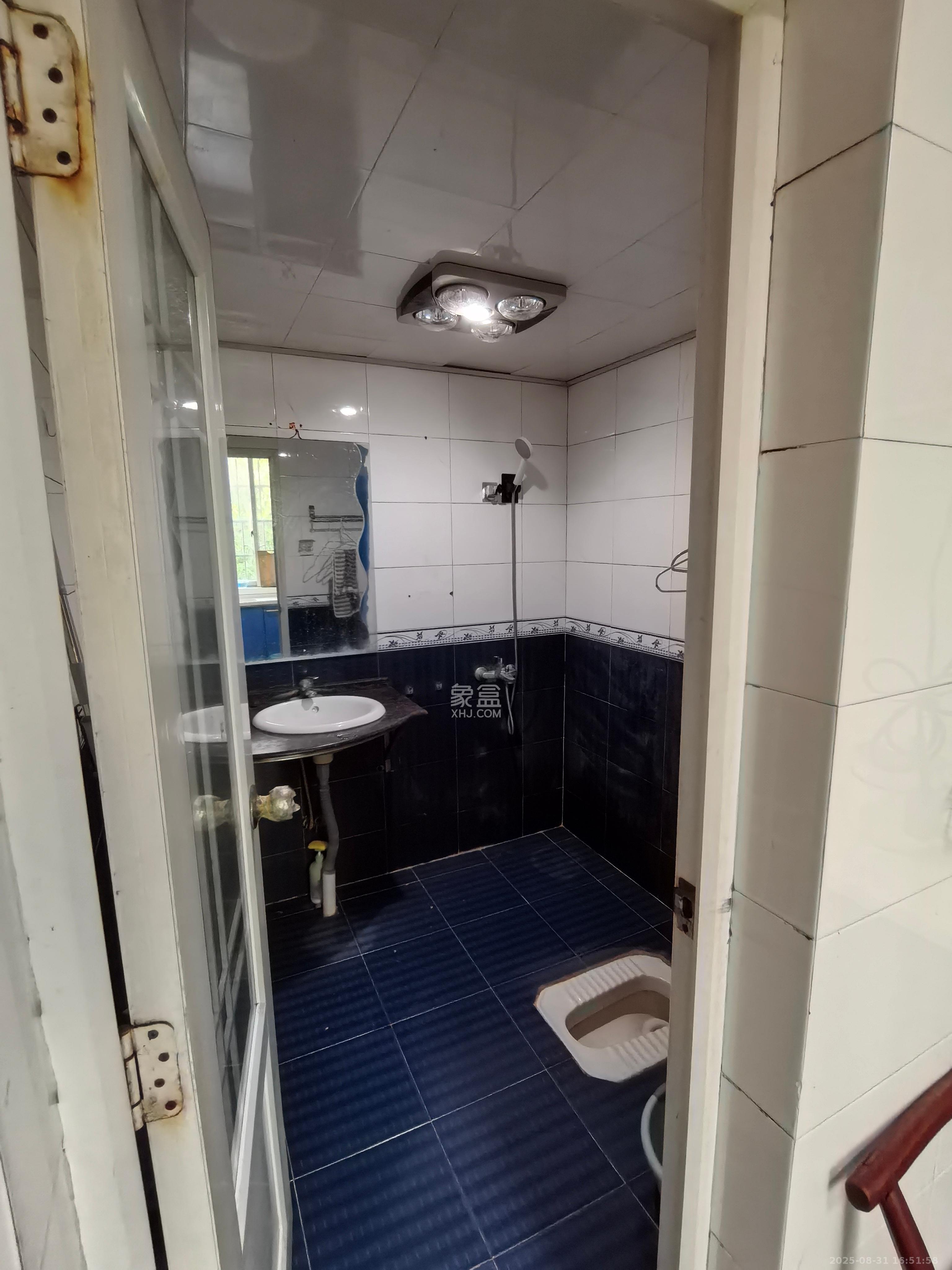 中南汽车世界 2室2厅1卫 1200.0元/月 中南汽车世界 2室2厅1卫 1200.0元/月室内图