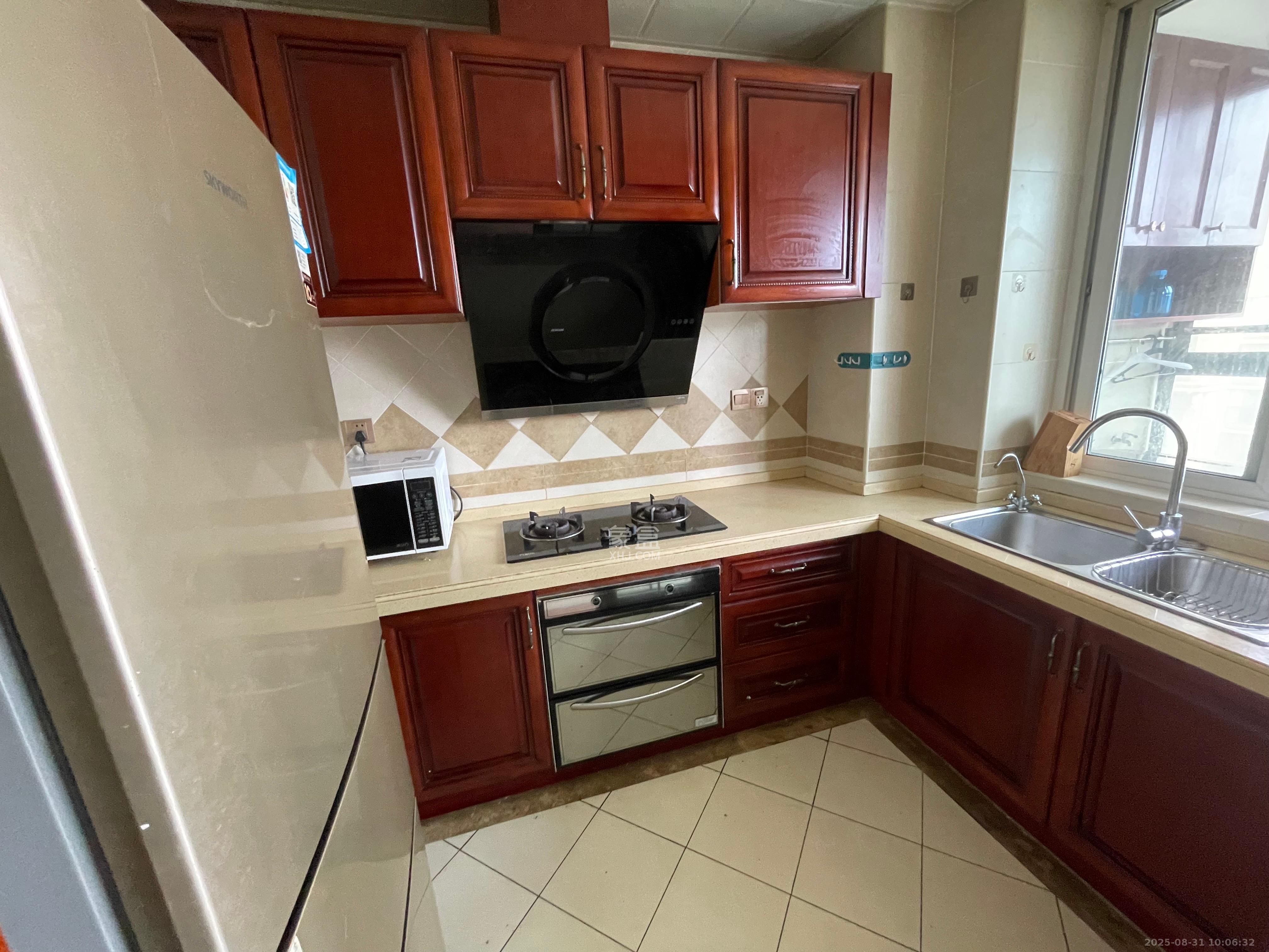 星城荣域 3室2厅2卫 2800.0元/月 星城荣域 3室2厅2卫 2800.0元/月室内图