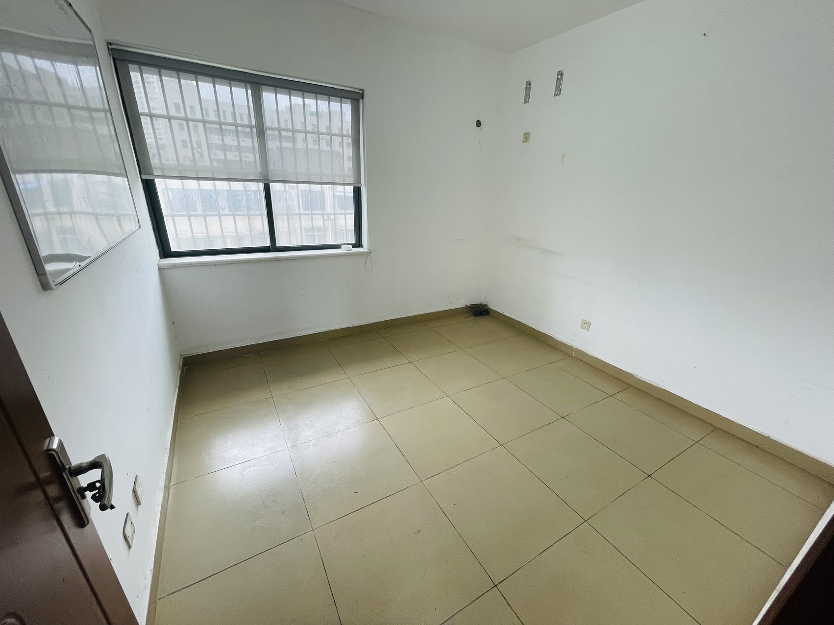 金海广场 4室2厅2卫 3300.0元/月 金海广场 4室2厅2卫 3300.0元/月室内图