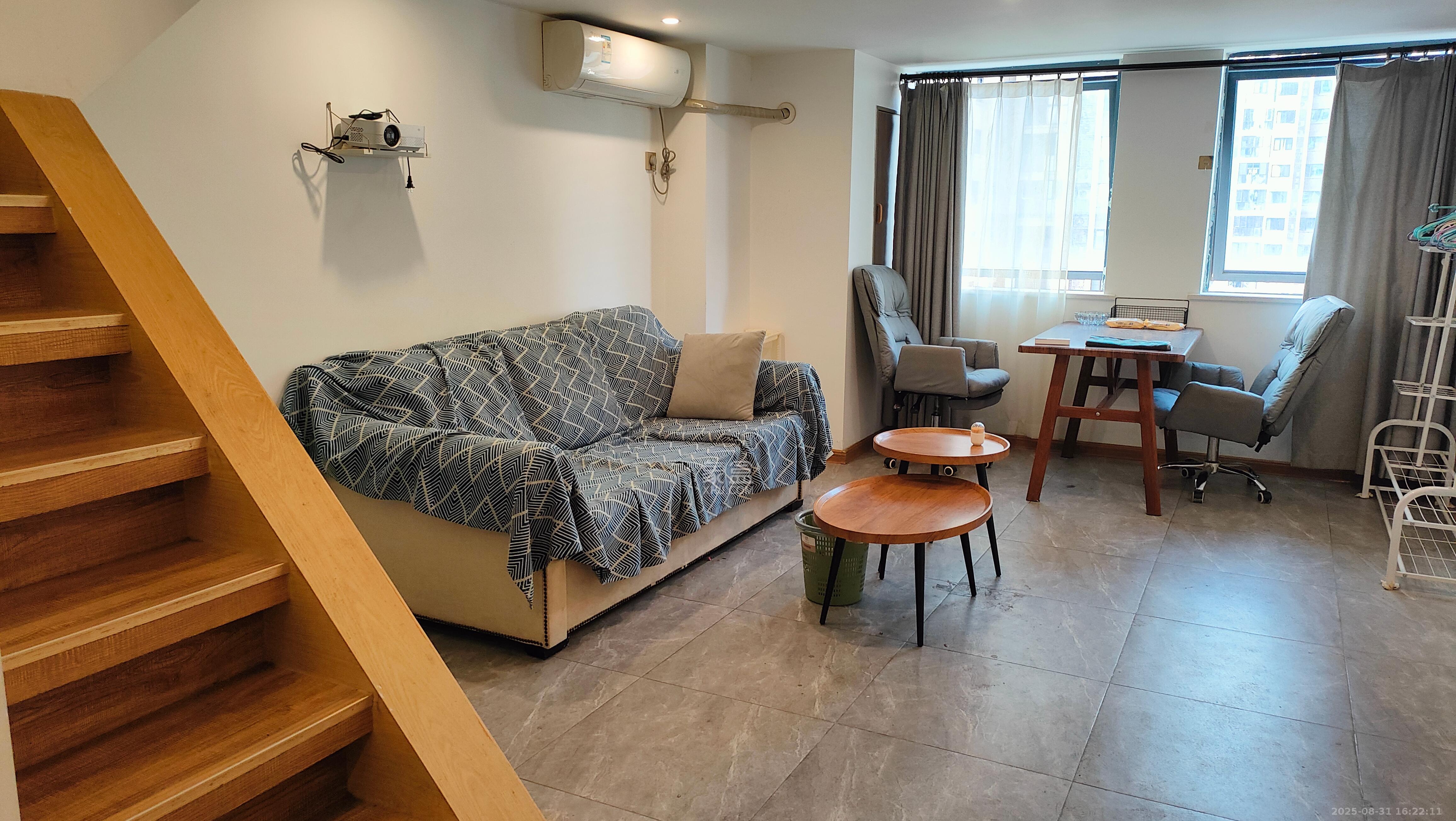 华润置地广场二期  1室1厅1卫    1800.0元/月室内图