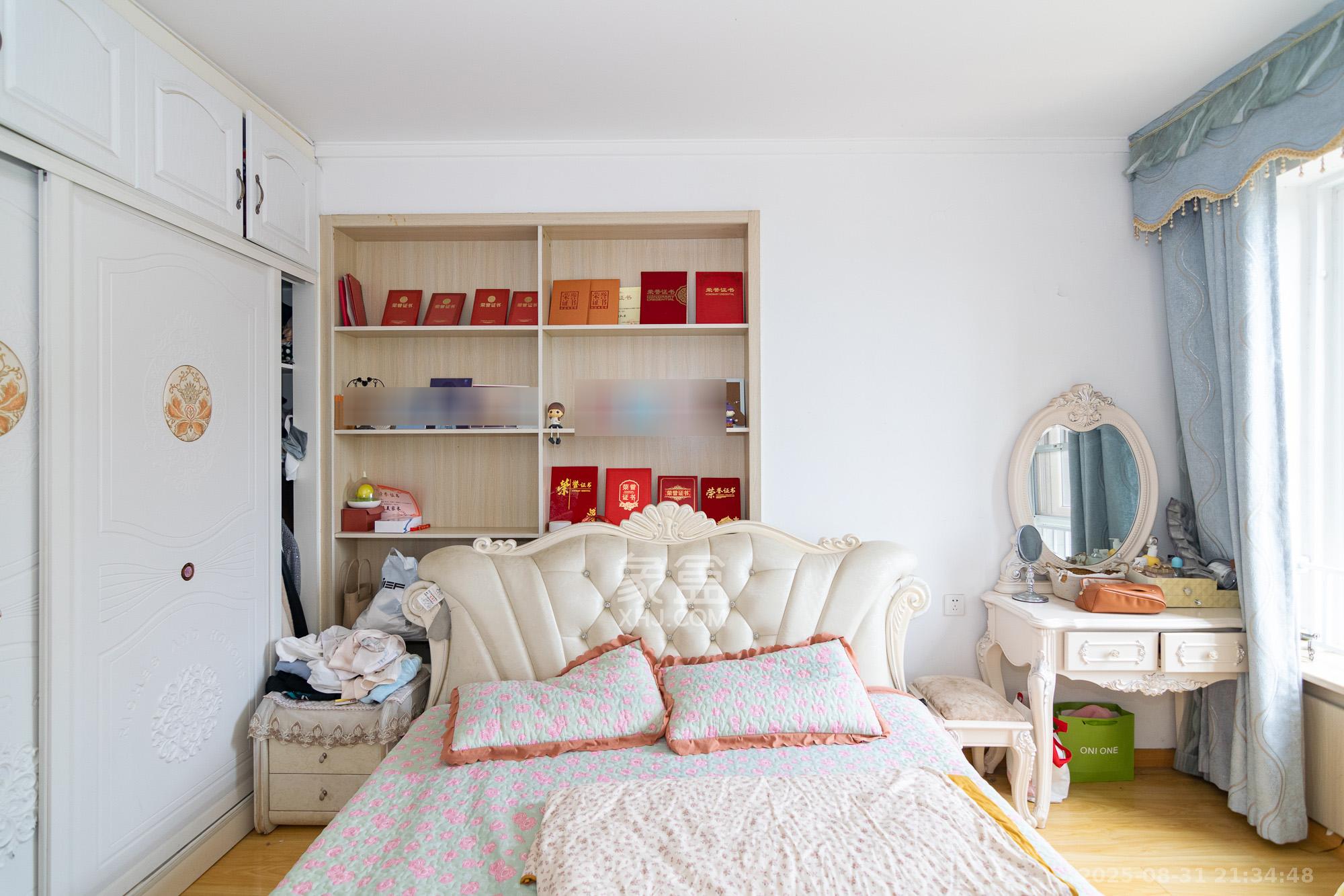 金地三千府(金地湖山樾、金地自在城)  3室2厅1卫    58.8万 金地三千府(金地湖山樾、金地自在城)  3室2厅1卫    58.8万卧室