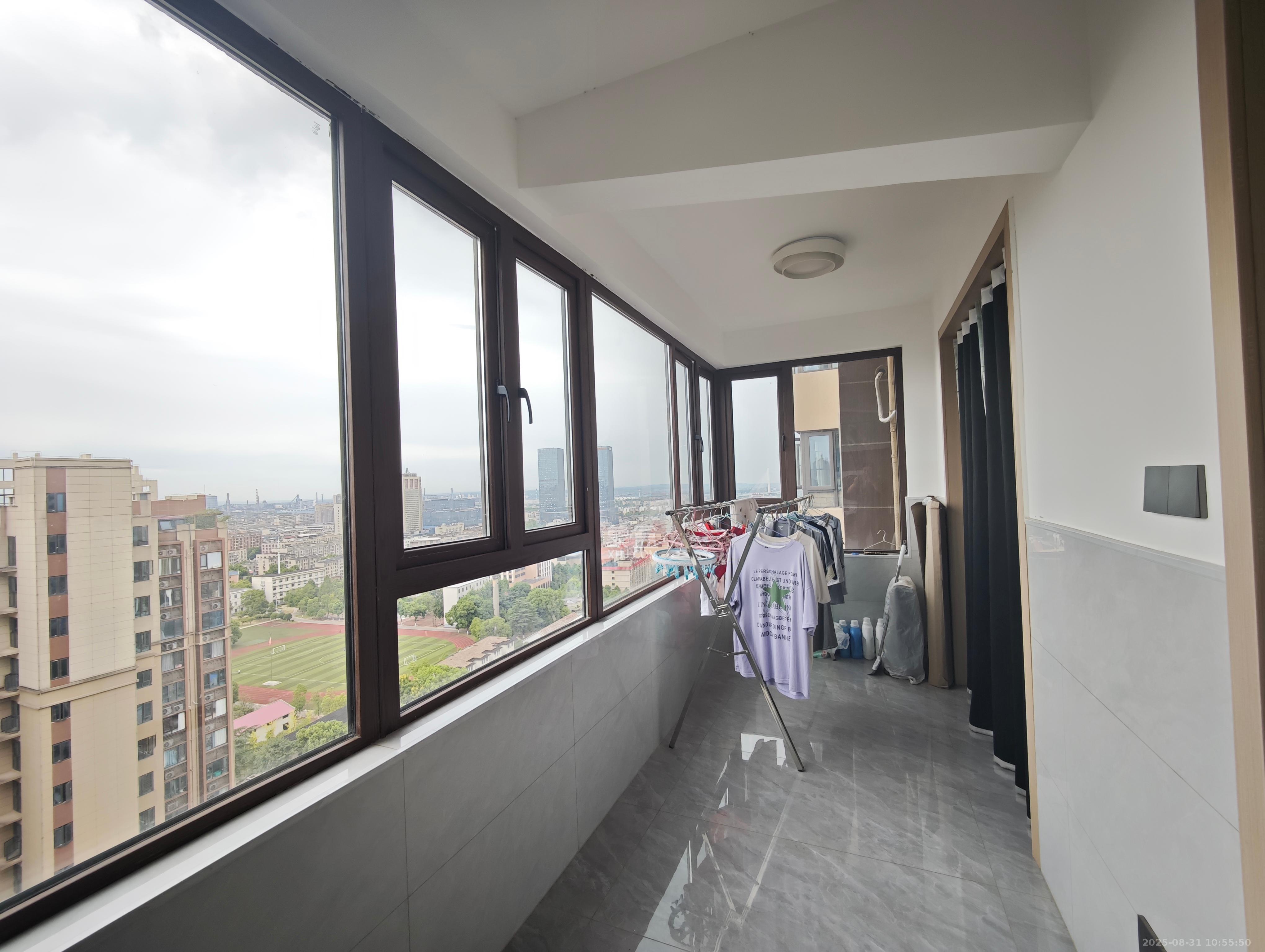 碧桂园潭州府  3室2厅2卫    2400.0元/月 碧桂园潭州府  3室2厅2卫    2400.0元/月室内图