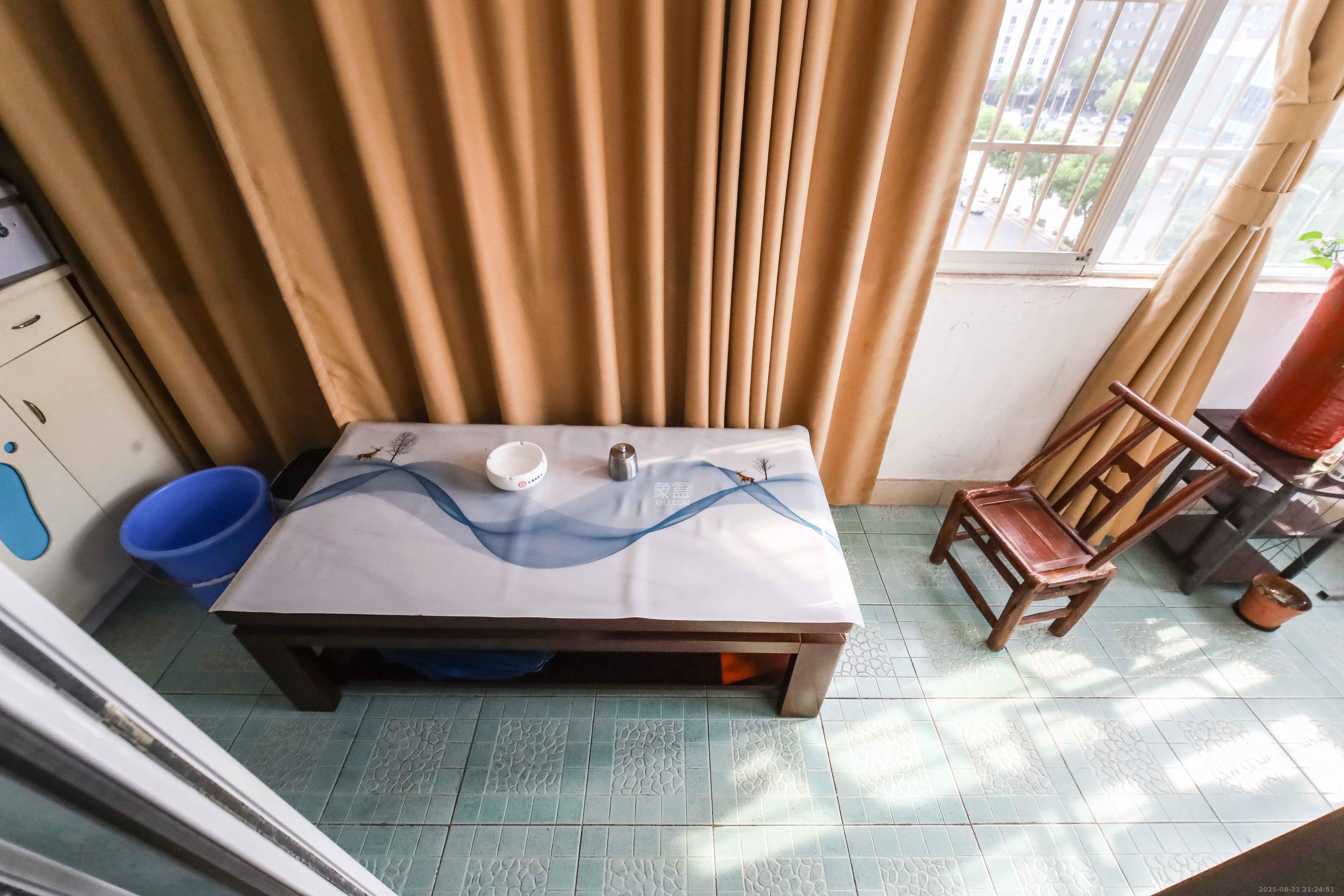 雄踞都市东家  2室2厅1卫    65.0万阳台