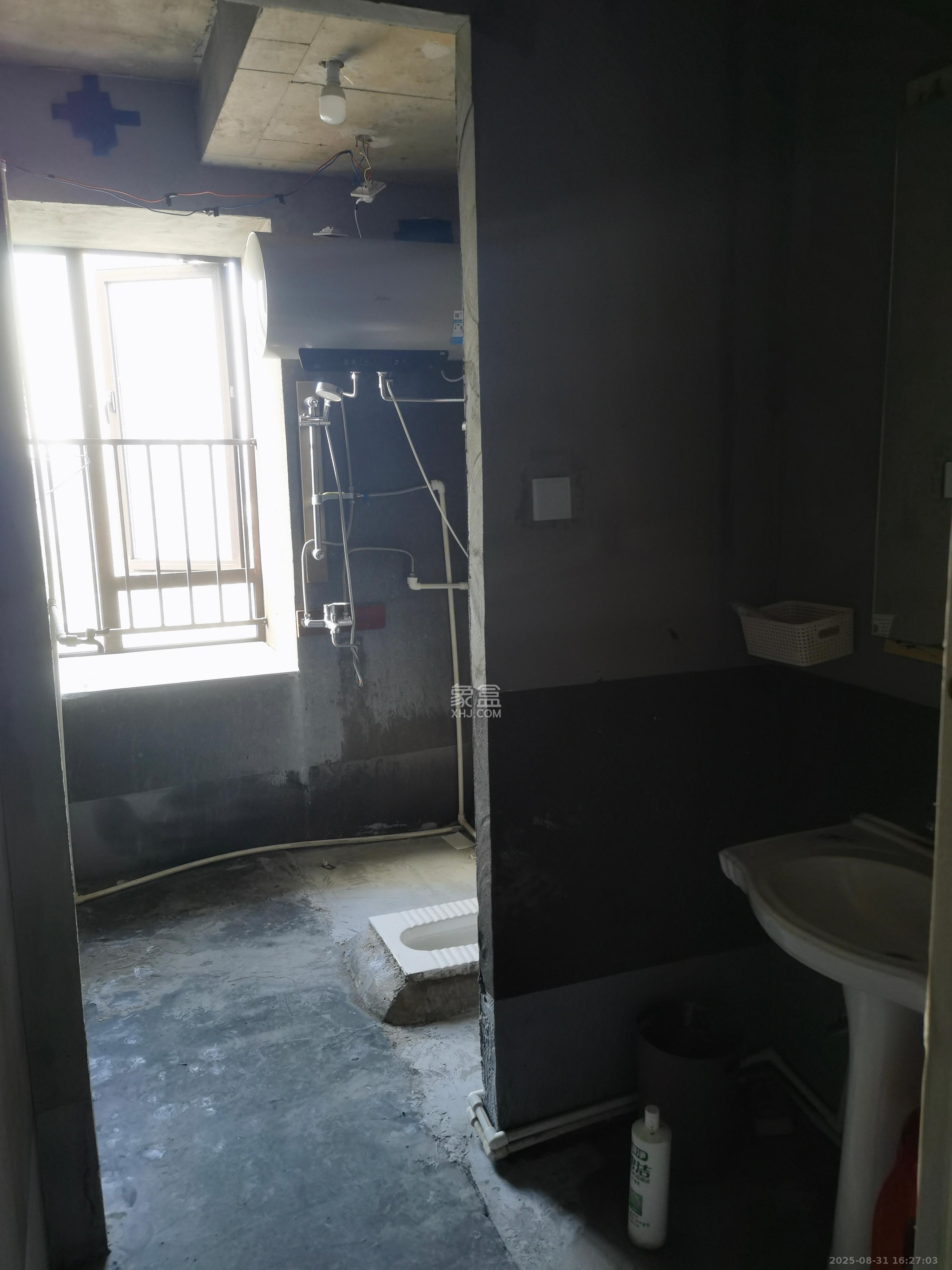 德奥悦东方  4室2厅2卫   1900.00元/月室内图