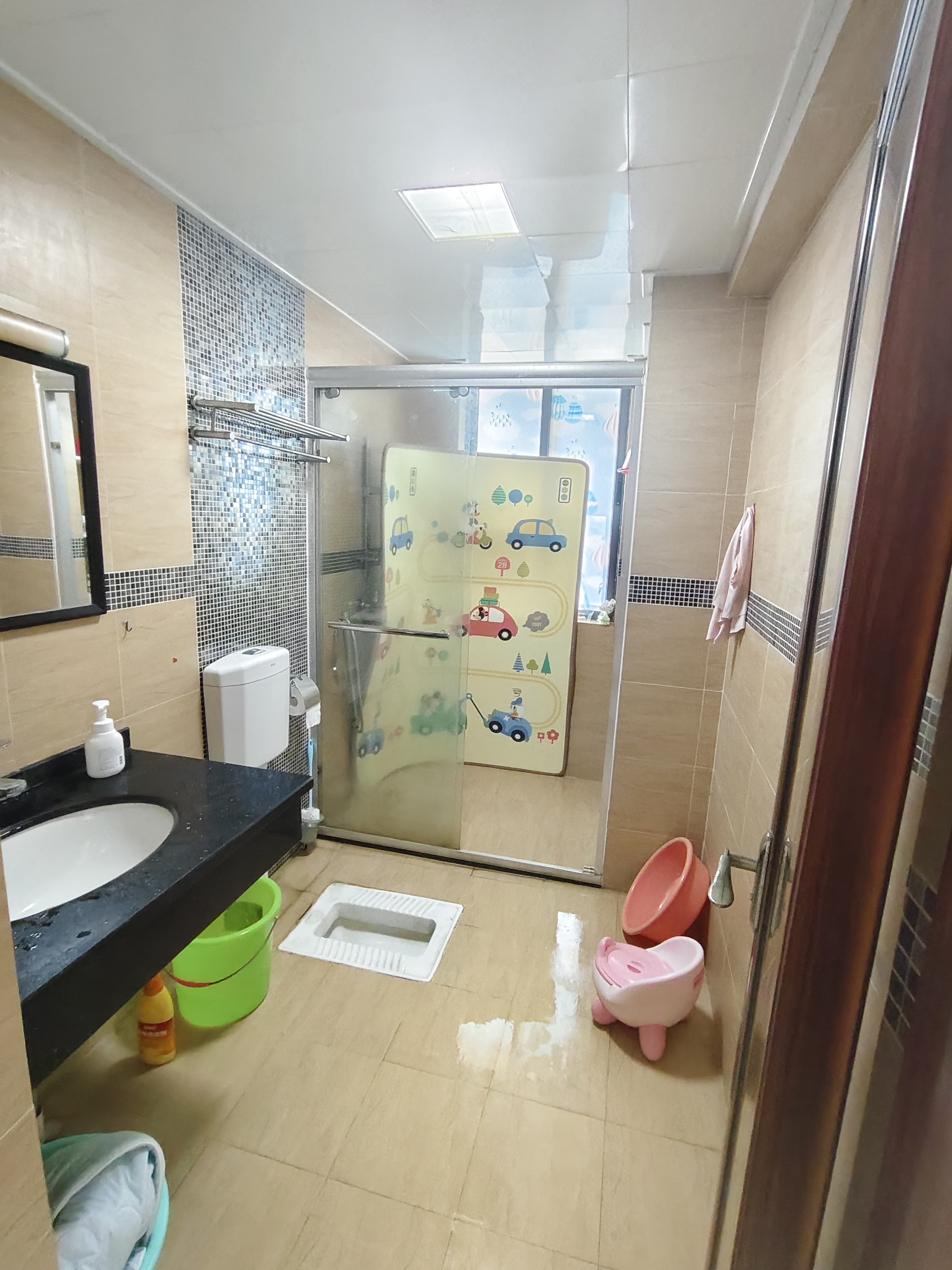 西岭华庭  3室2厅2卫    3200.0元/月 西岭华庭  3室2厅2卫    3200.0元/月室内图