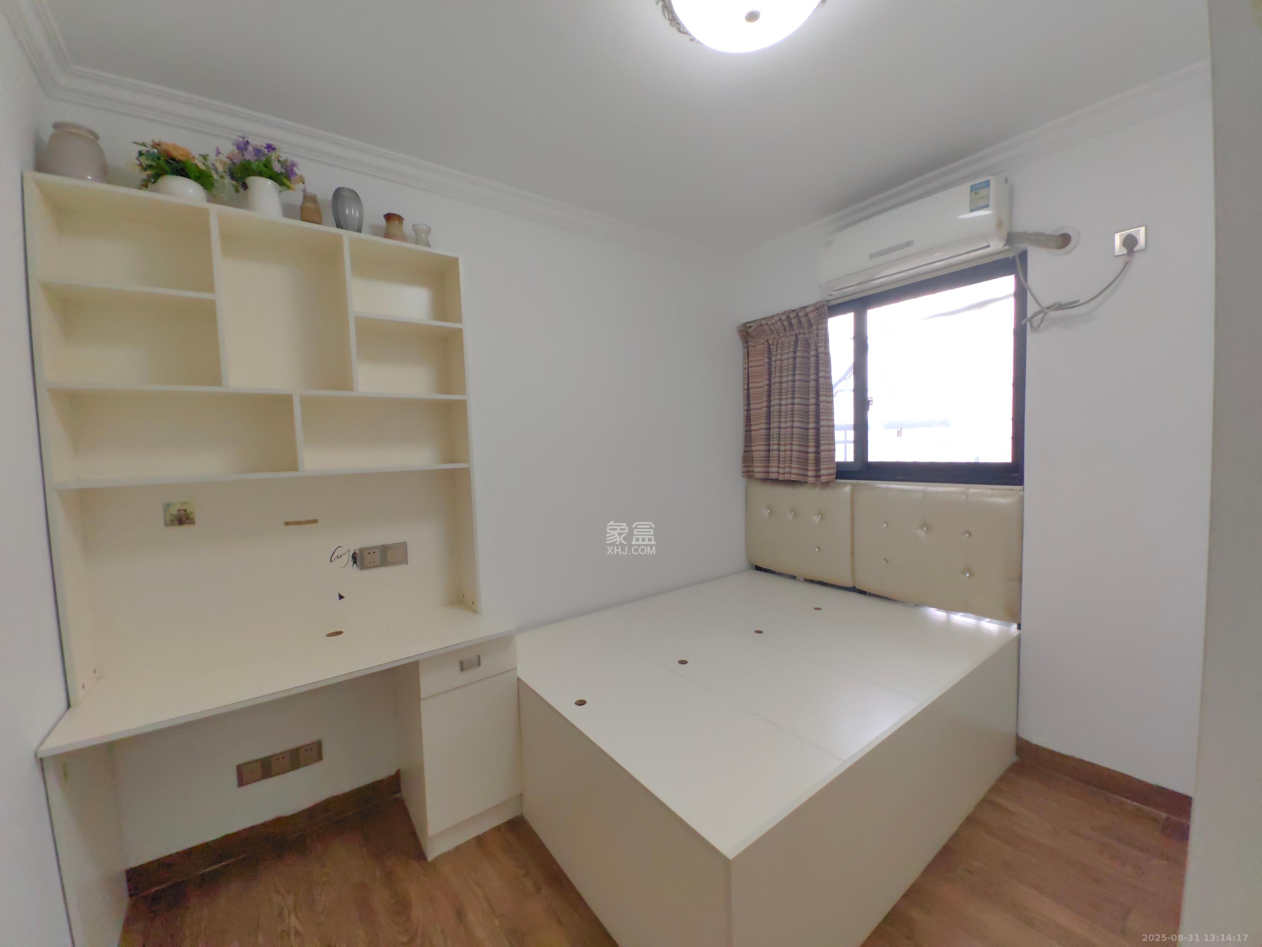 三一街区  1室1厅1卫   1700.00元/月室内图