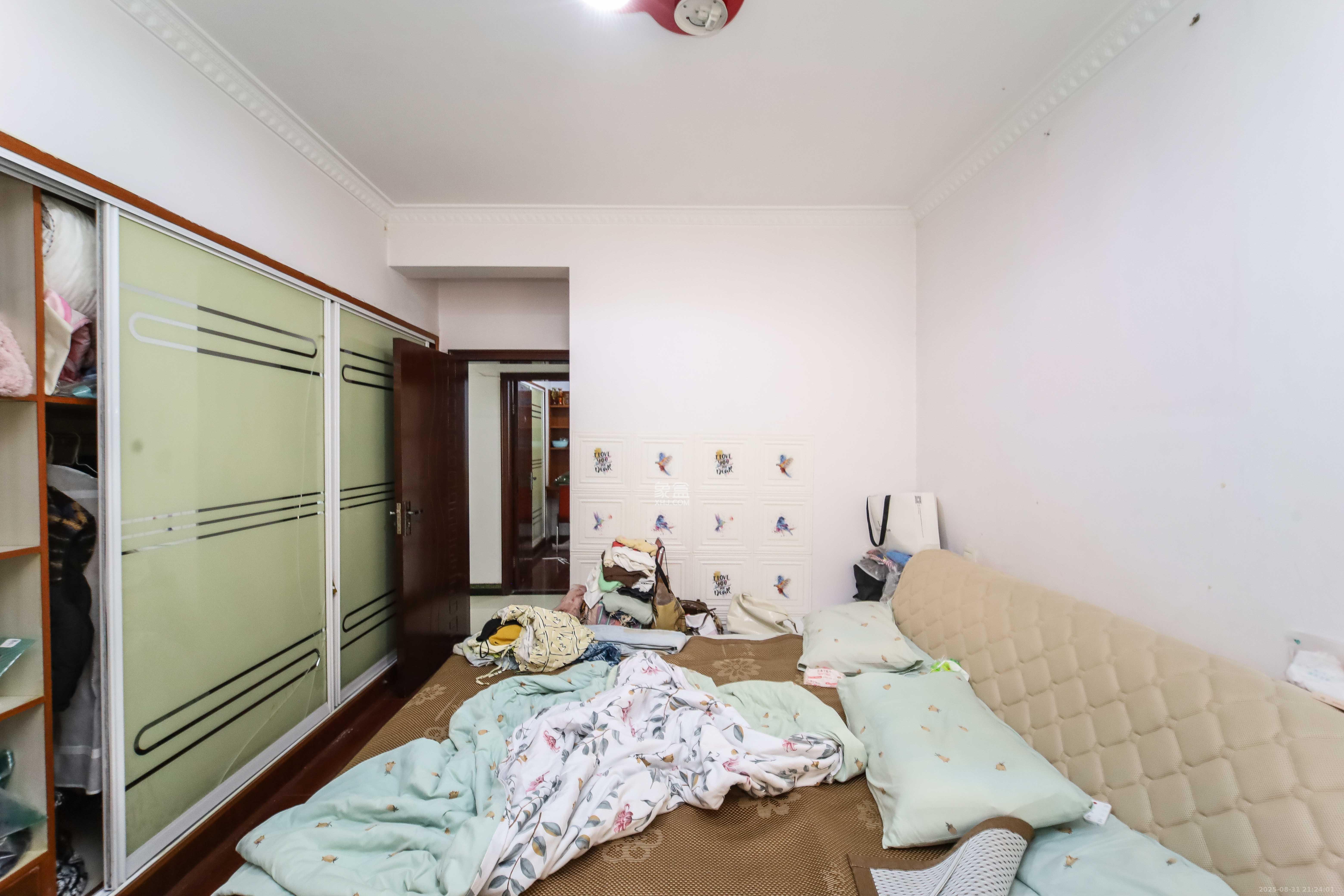 银港水晶城  2室2厅1卫    60.0万 银港水晶城  2室2厅1卫    60.0万卧室