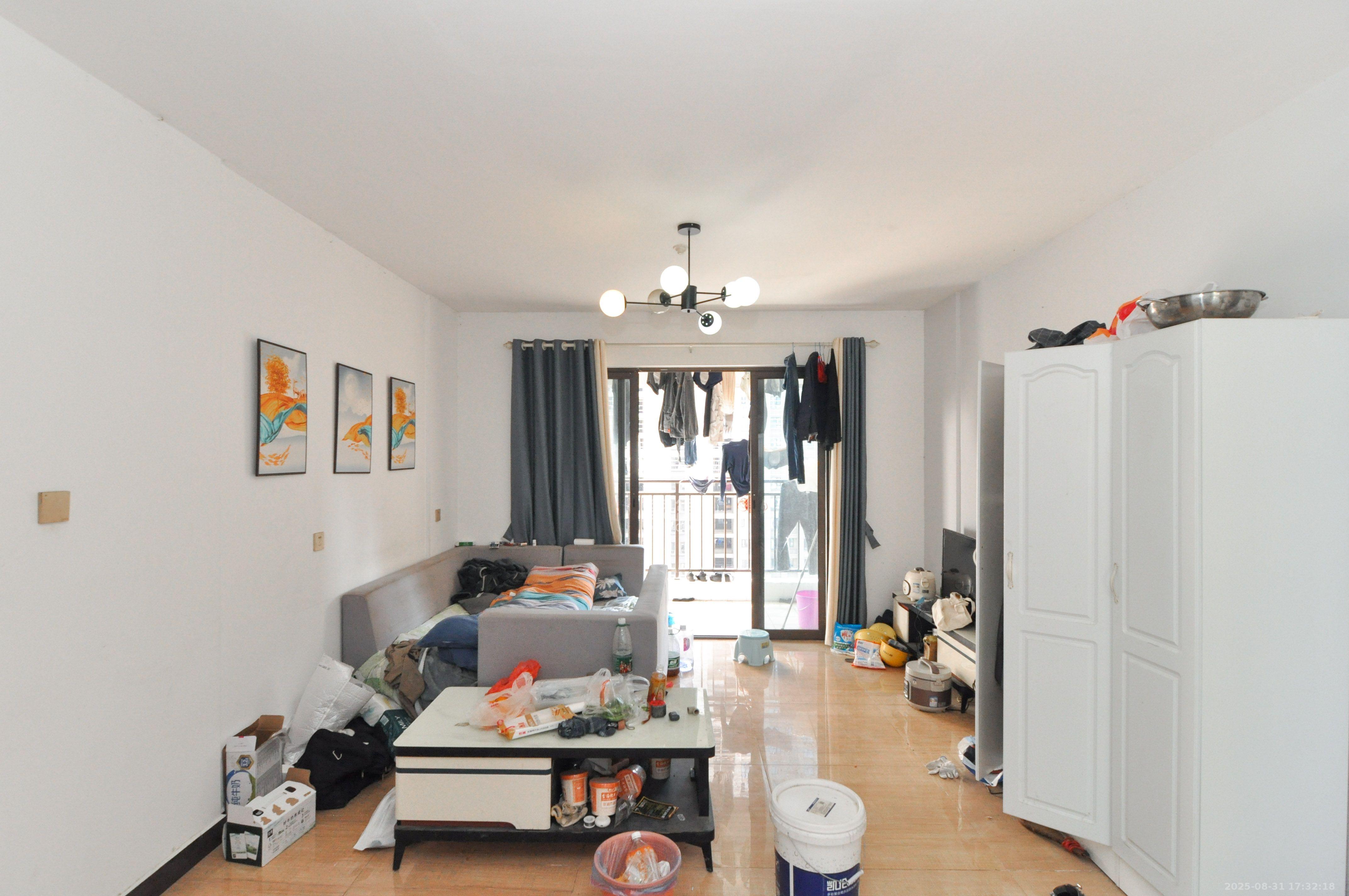 卓越浅水湾  4室2厅2卫    2600.0元/月 卓越浅水湾  4室2厅2卫    2600.0元/月室内图1