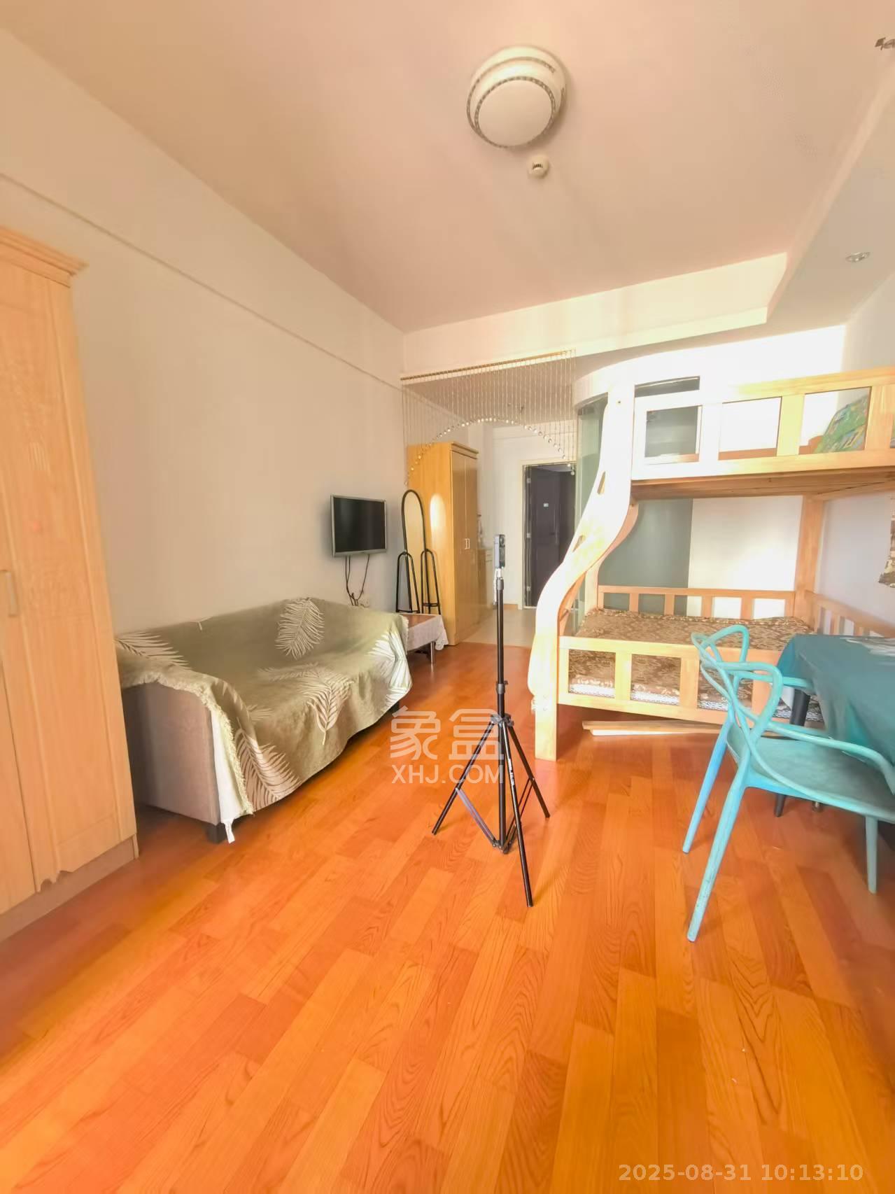 水岸世景  1室1厅1卫    1200.0元/月室内图