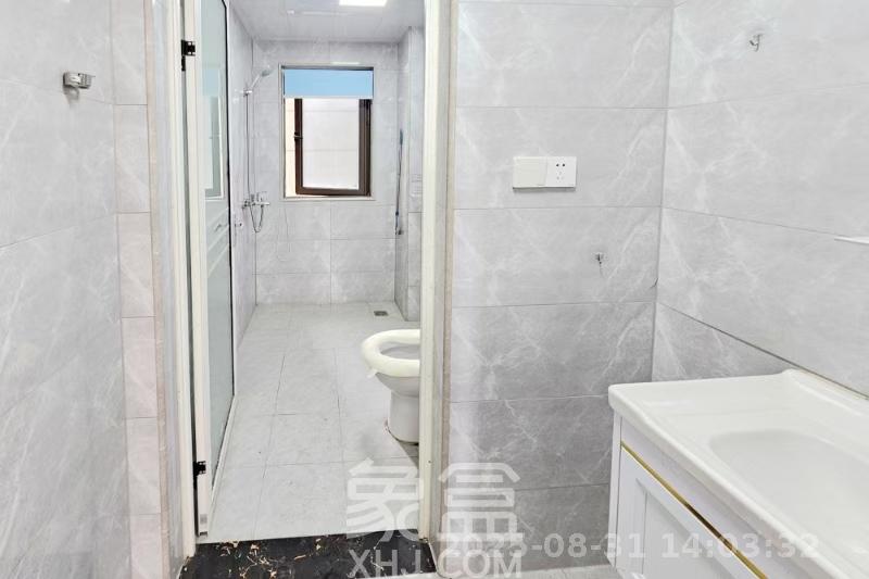 阳光城尚东湾愉景苑  3室2厅2卫   2400.00元/月室内图