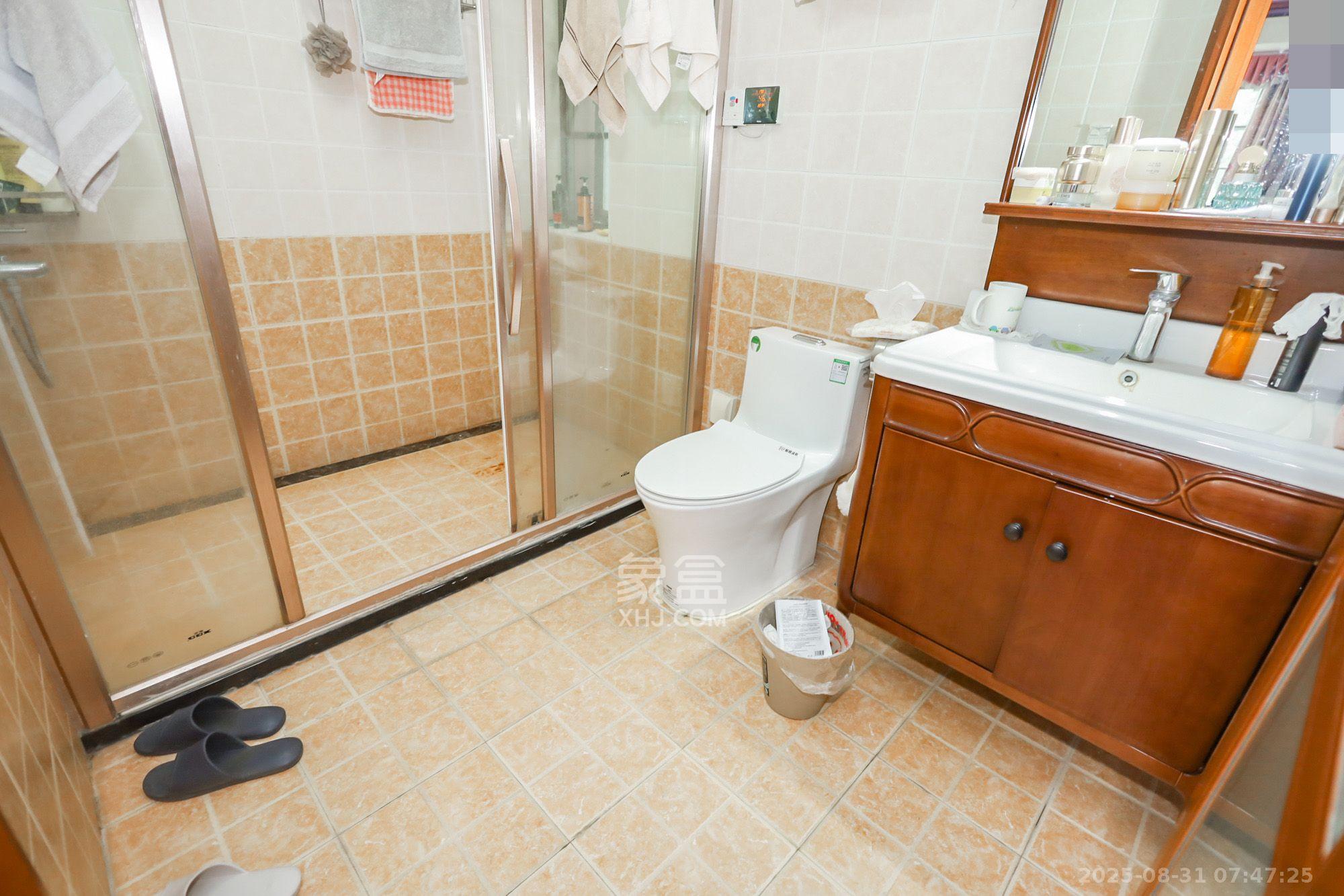 卓越蔚蓝海岸二期 4室2厅2卫 4800.0元/月 卓越蔚蓝海岸二期 4室2厅2卫 4800.0元/月室内图