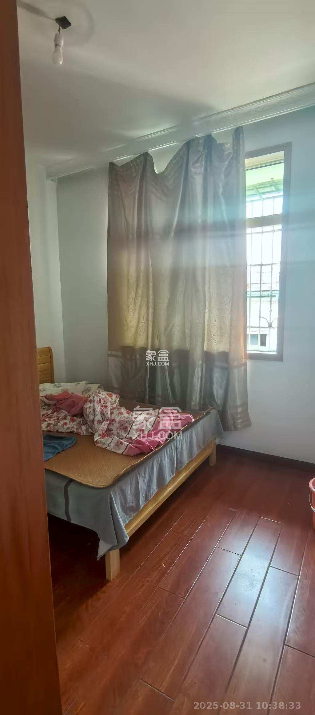 欣胜园  4室2厅2卫    2000.0元/月 欣胜园  4室2厅2卫    2000.0元/月室内图