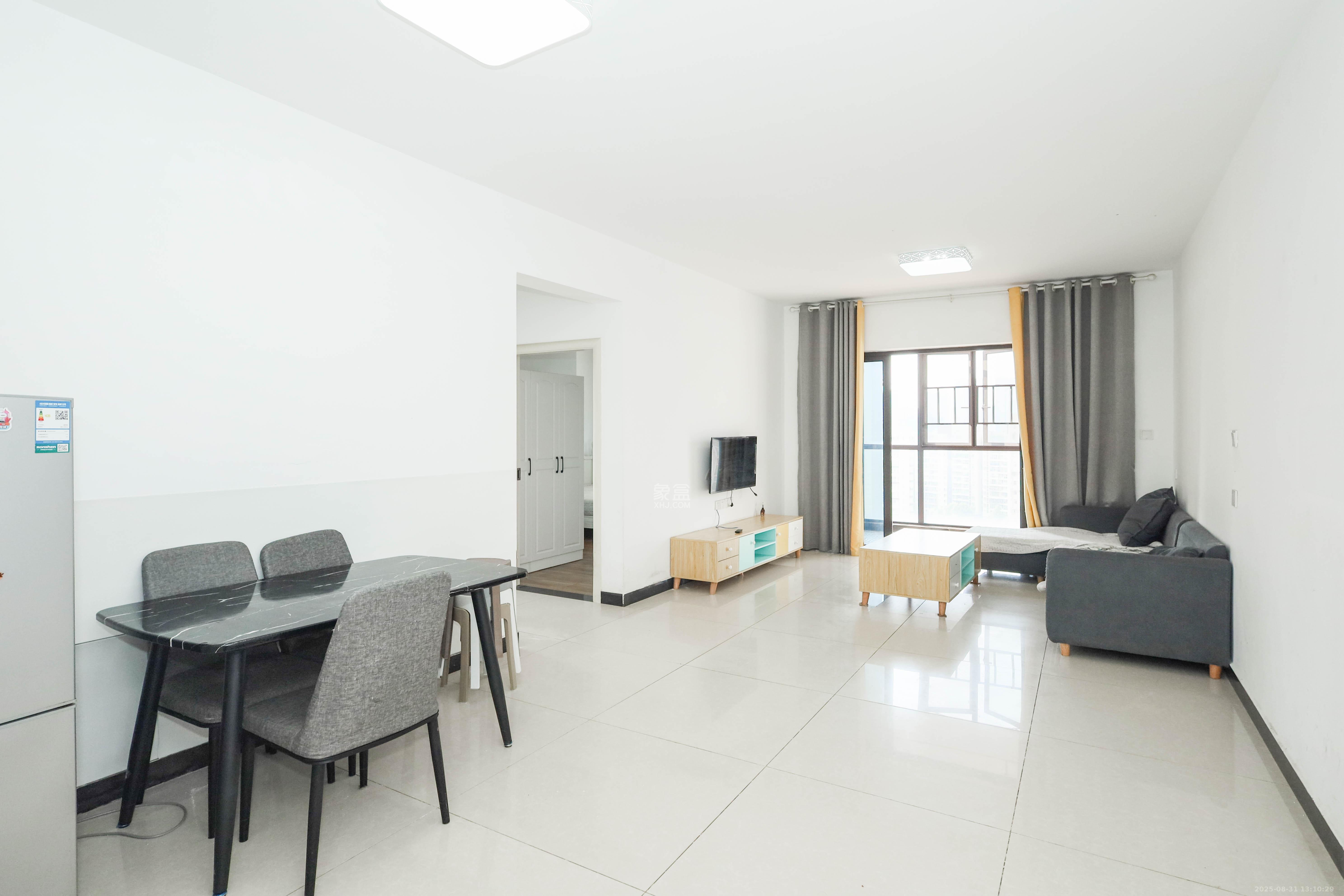 梅溪盛荟  3室2厅1卫    99.8万客厅