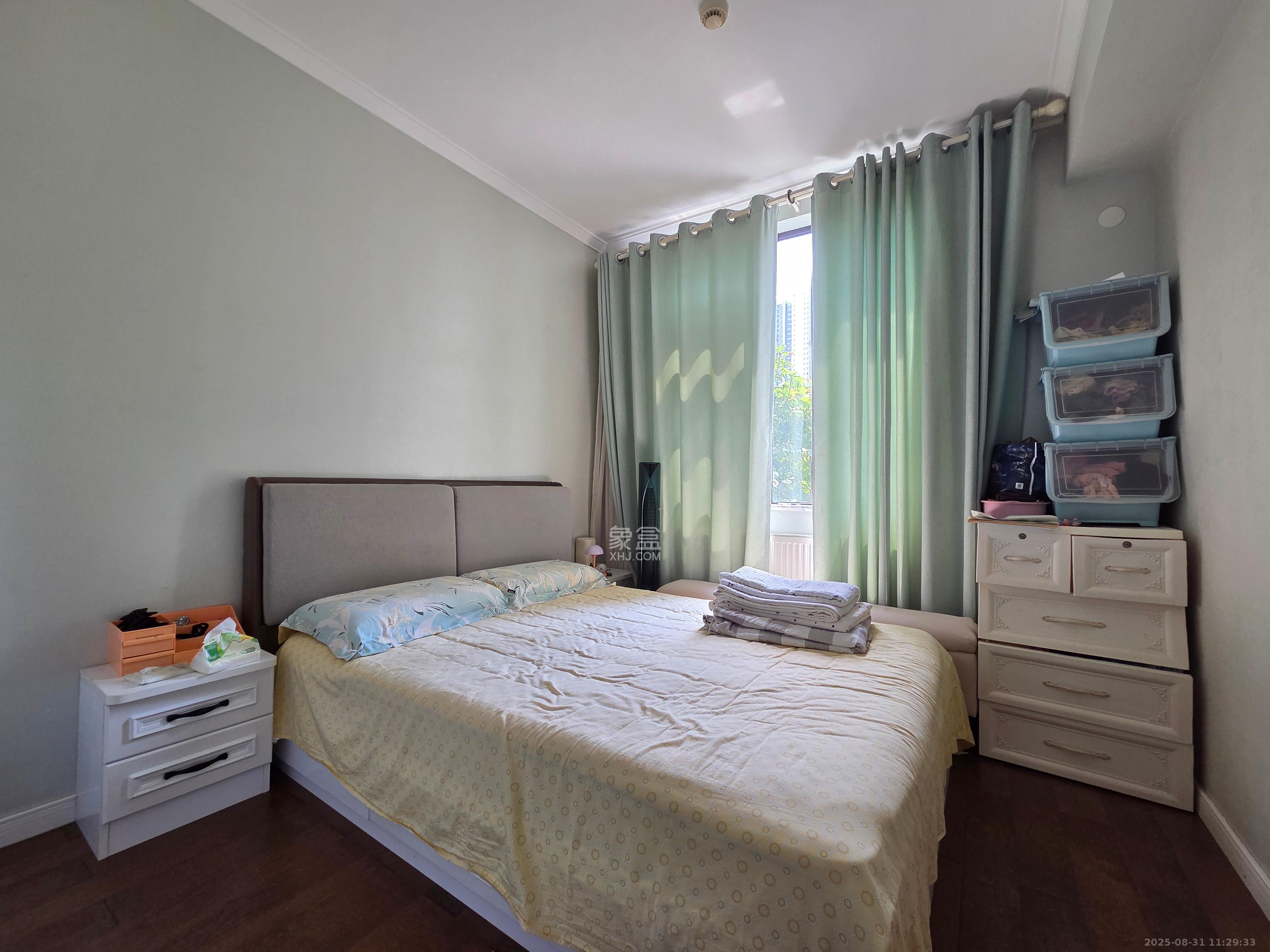 万科里金域国际  4室2厅2卫    8000.0元/月室内图