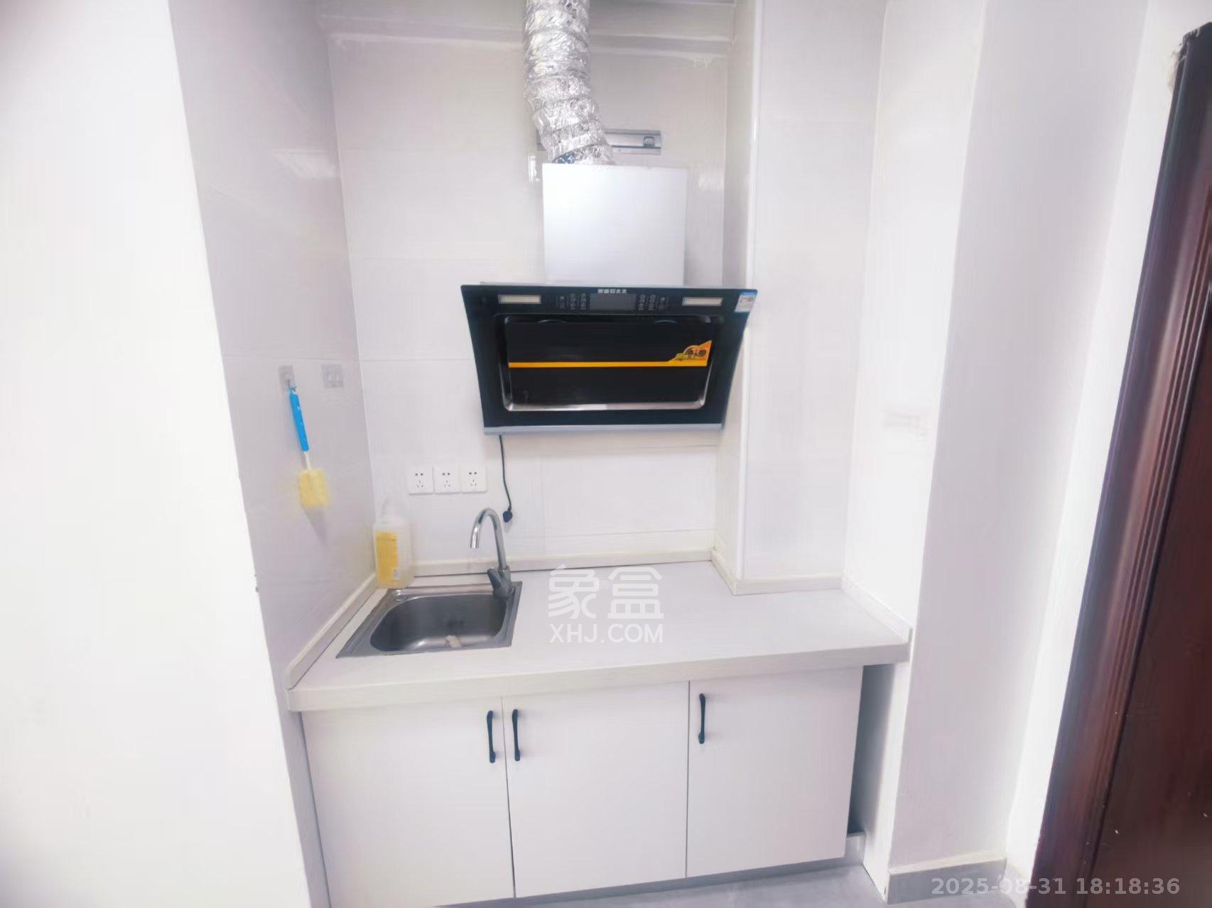 中云公寓  1室1厅1卫    1700.0元/月 中云公寓  1室1厅1卫    1700.0元/月室内图