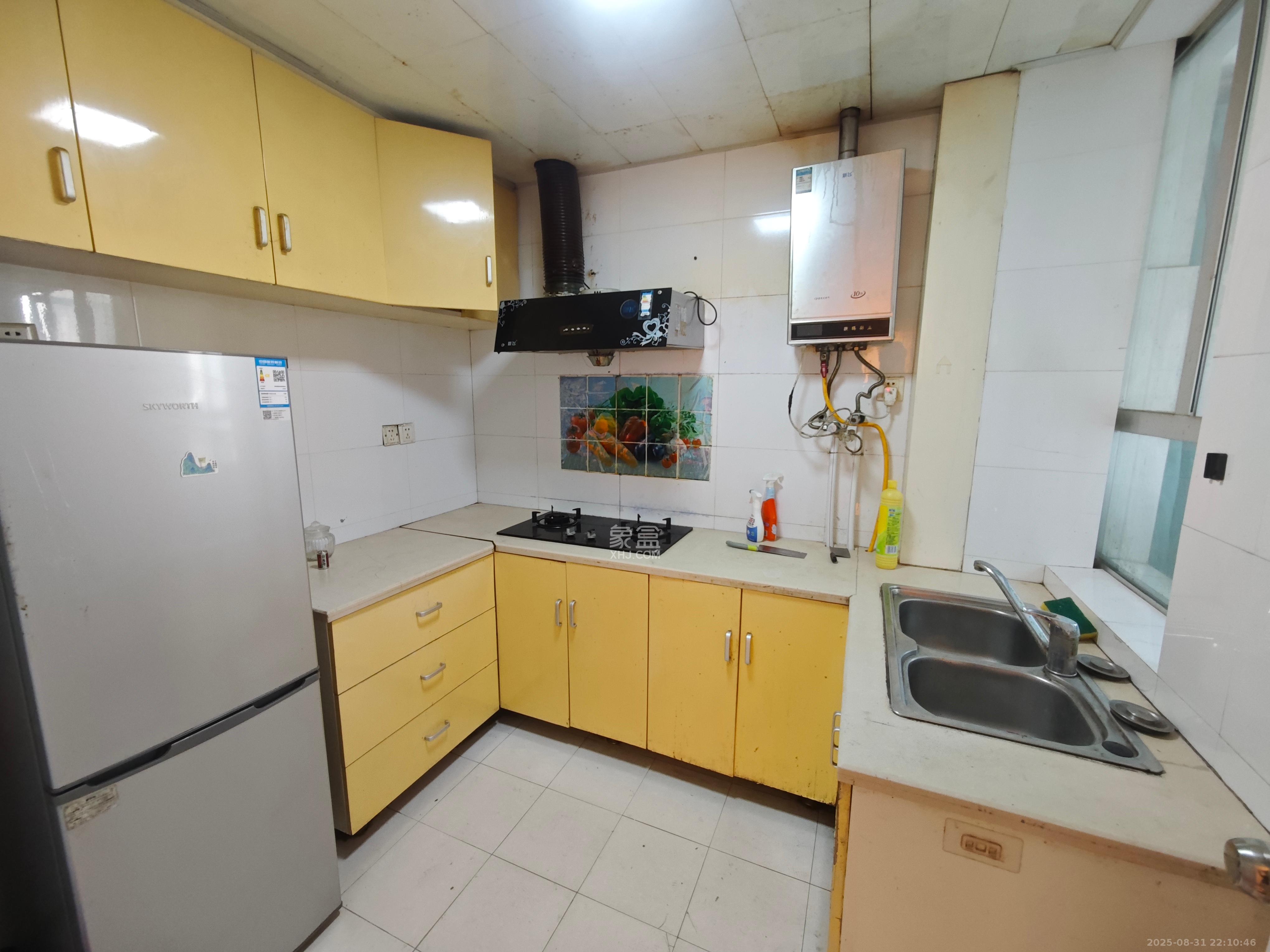 左岸右岸  1室1厅1卫    700.0元/月室内图