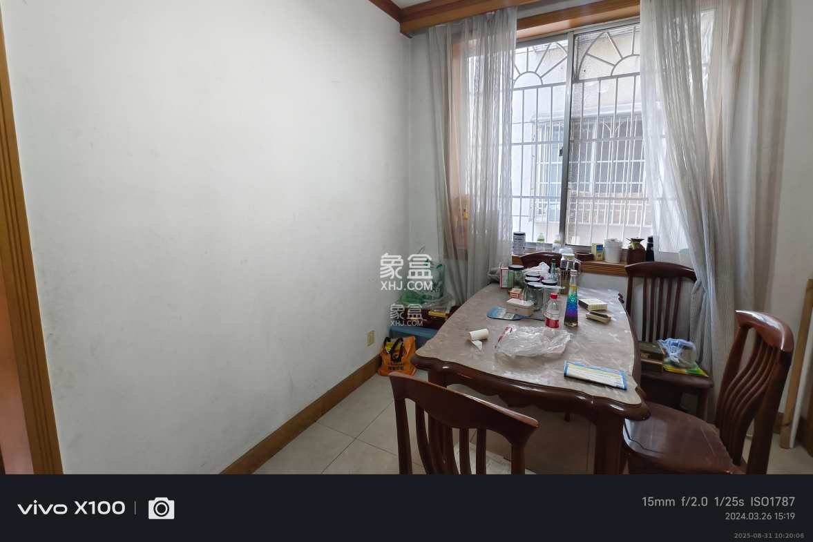 金科园  3室2厅1卫    2200.0元/月 金科园  3室2厅1卫    2200.0元/月室内图