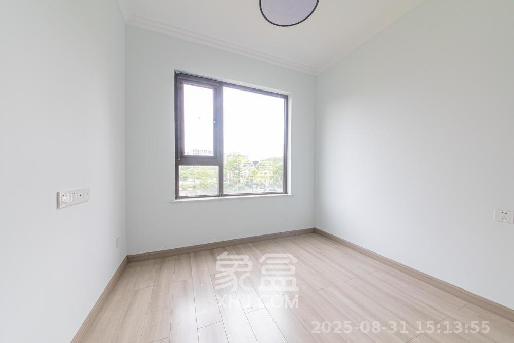 北辰中央公园B区  3室2厅2卫   3400.00元/月